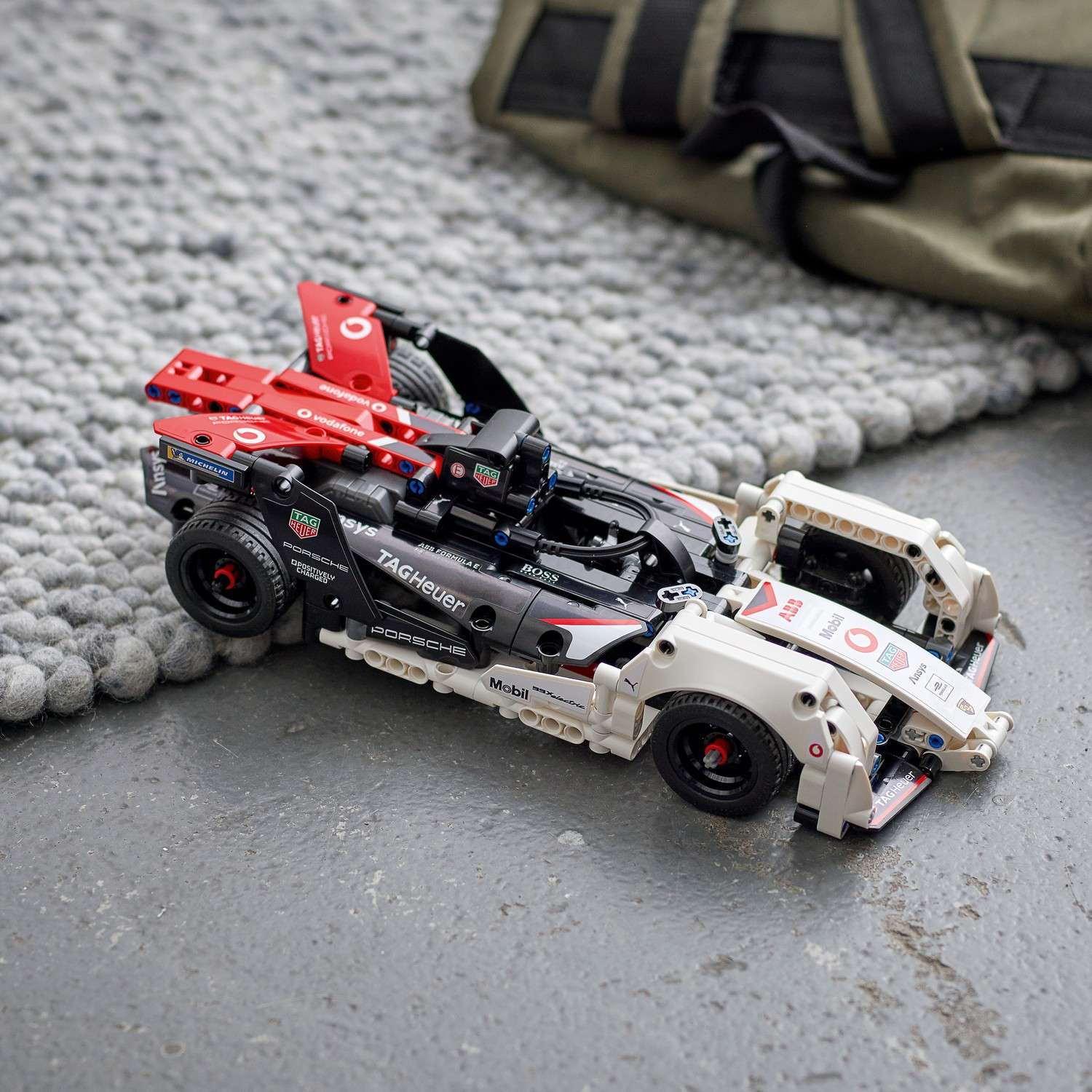Конструктор LEGO Technic Formula E Porsche 99X Electric - фото 7