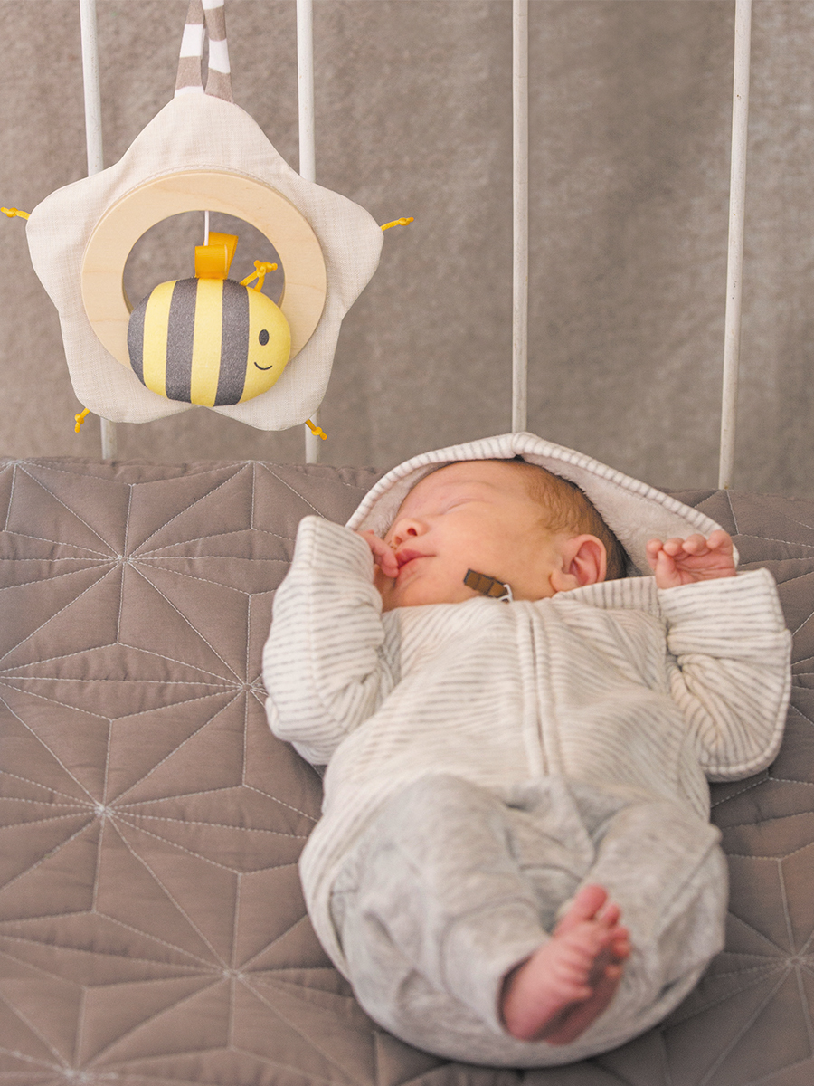 Мобиль Hape Пчелка - фото 2