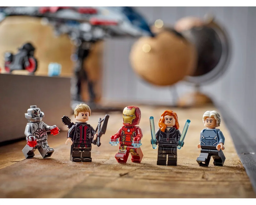 Конструктор LEGO Marvel Super Heroes 76325 1131 дет. - фото 7