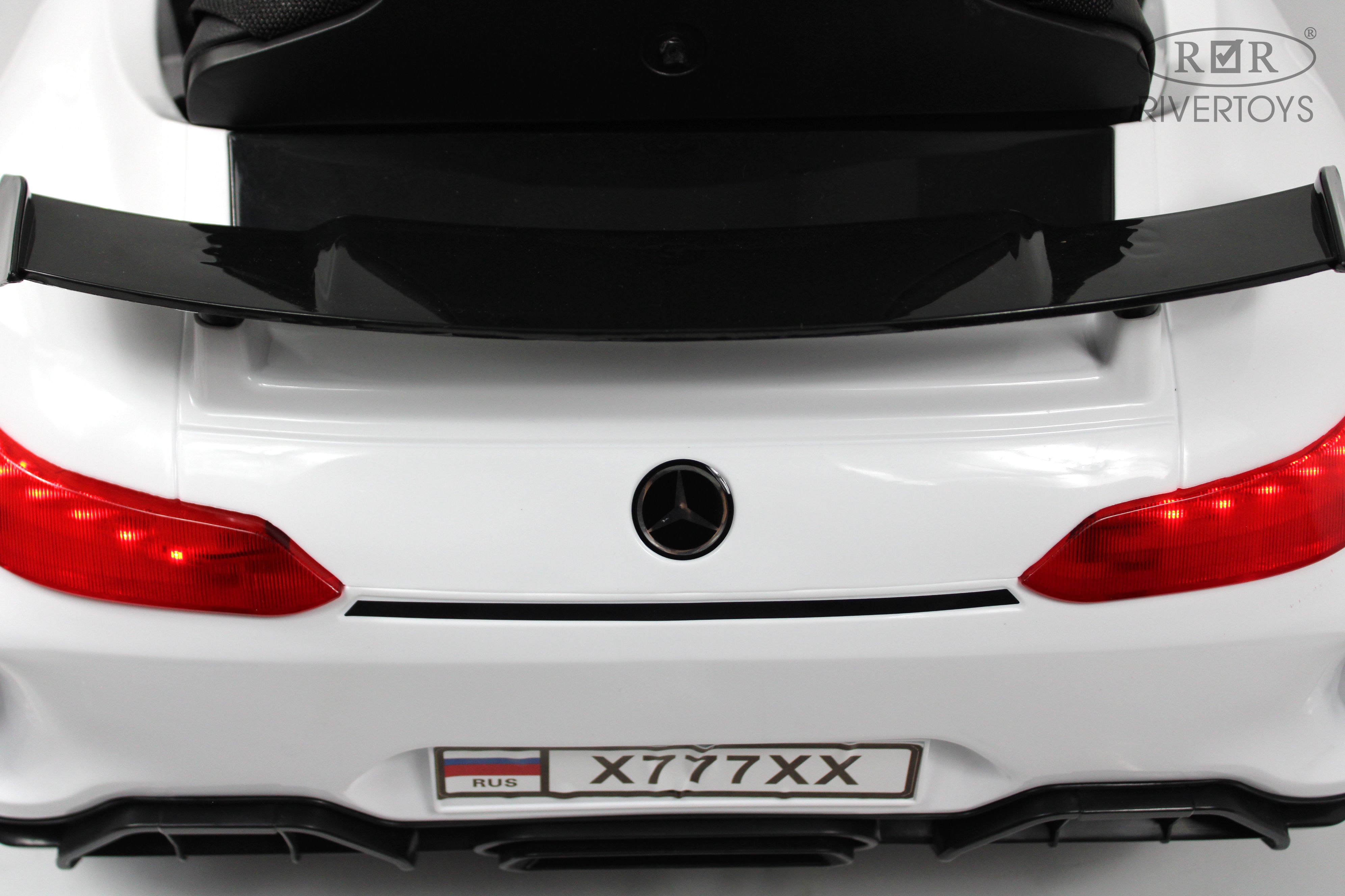 Электромобиль RIVERTOYS Mercedes X777XX-AMG-WHITE С пультом ДУ - фото 14