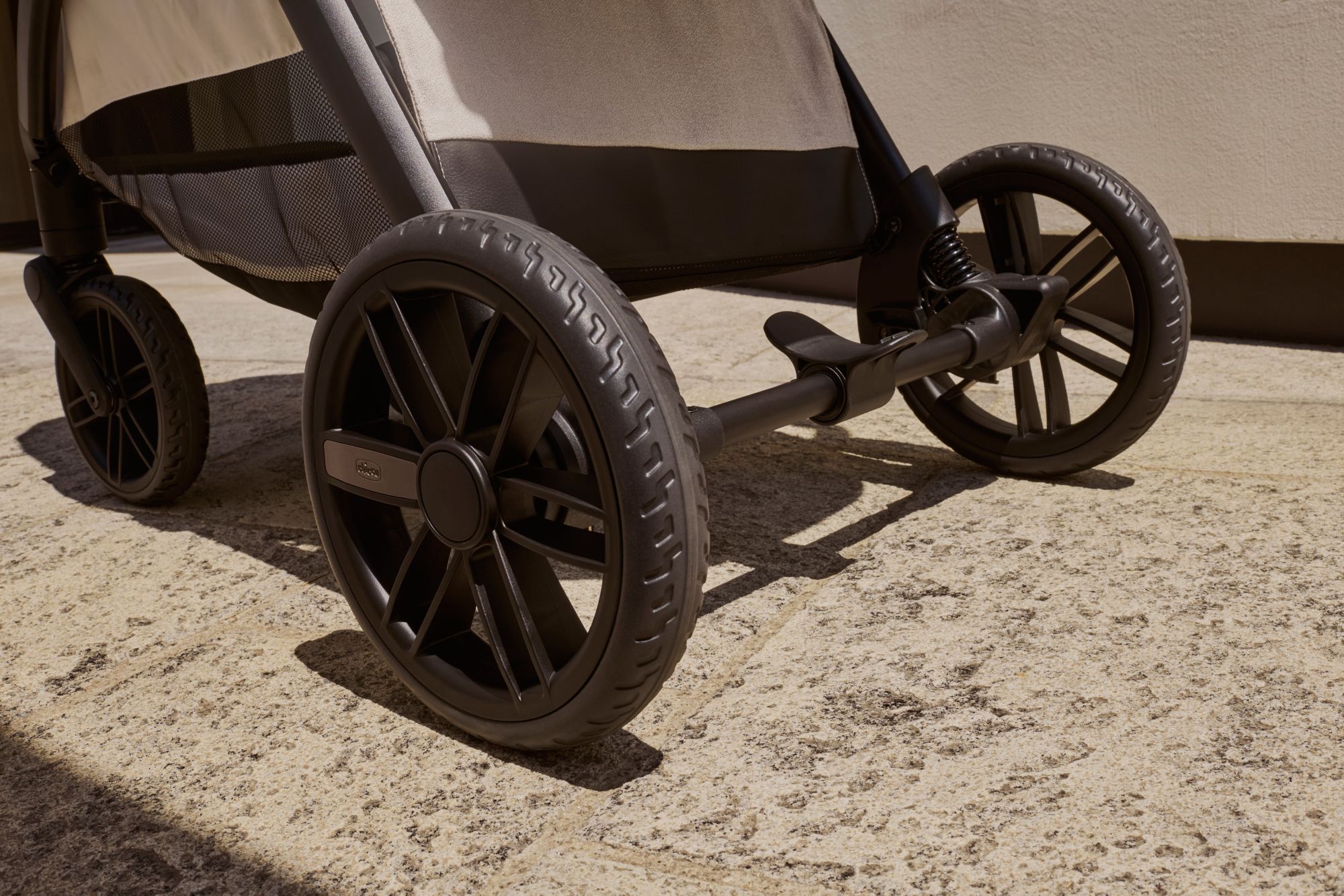 Коляска прогулочная Chicco черный - фото 6