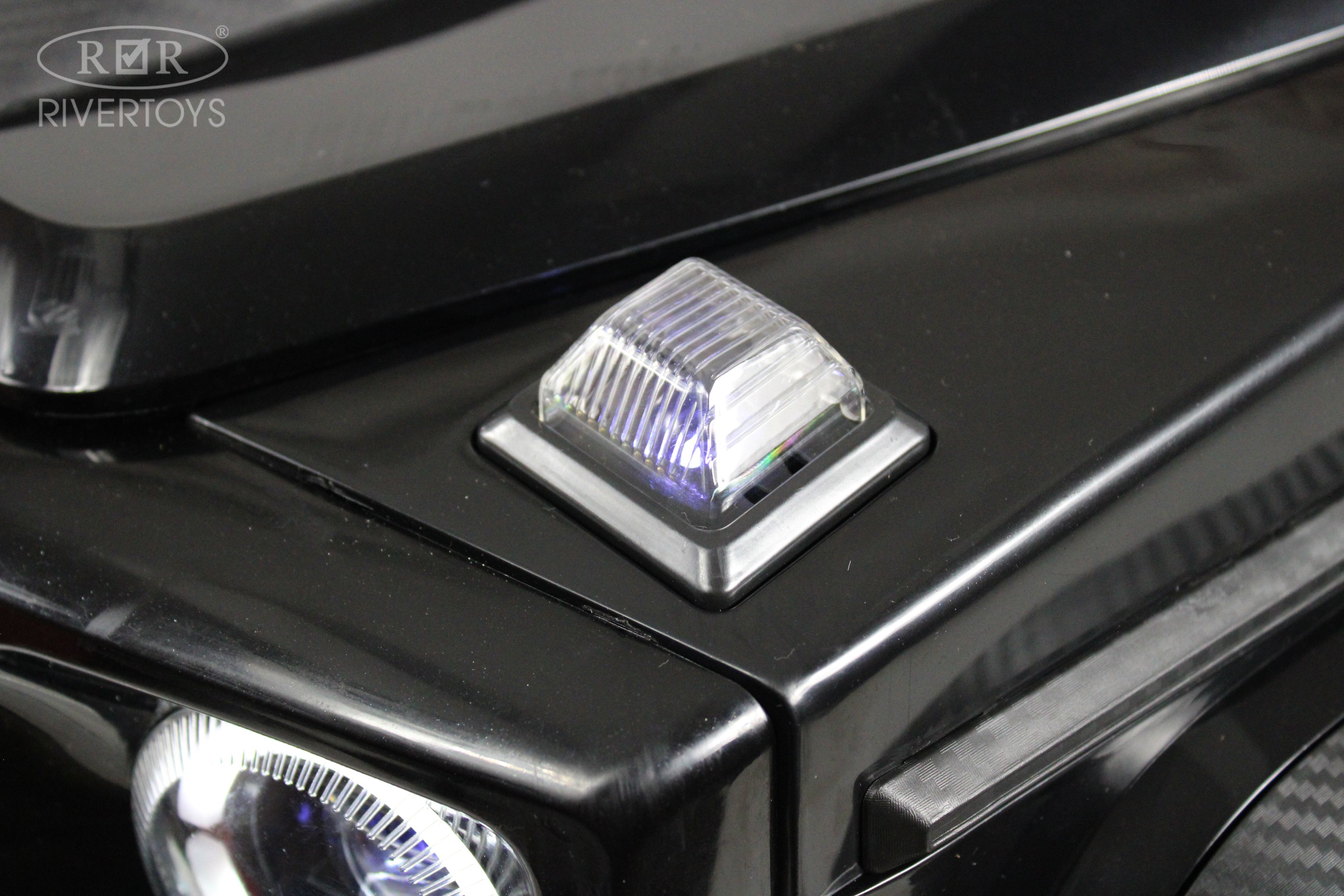 Электромобиль RIVERTOYS Z888ZZ-P-BLACK С пультом ДУ - фото 16