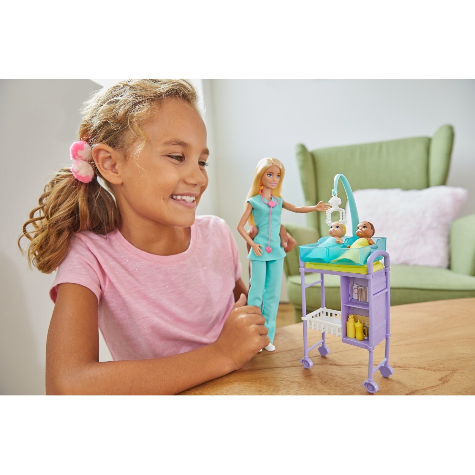 Кукла модельная Barbie Кем быть? Детский доктор Блондинка DHB63/GKH23 - фото 9