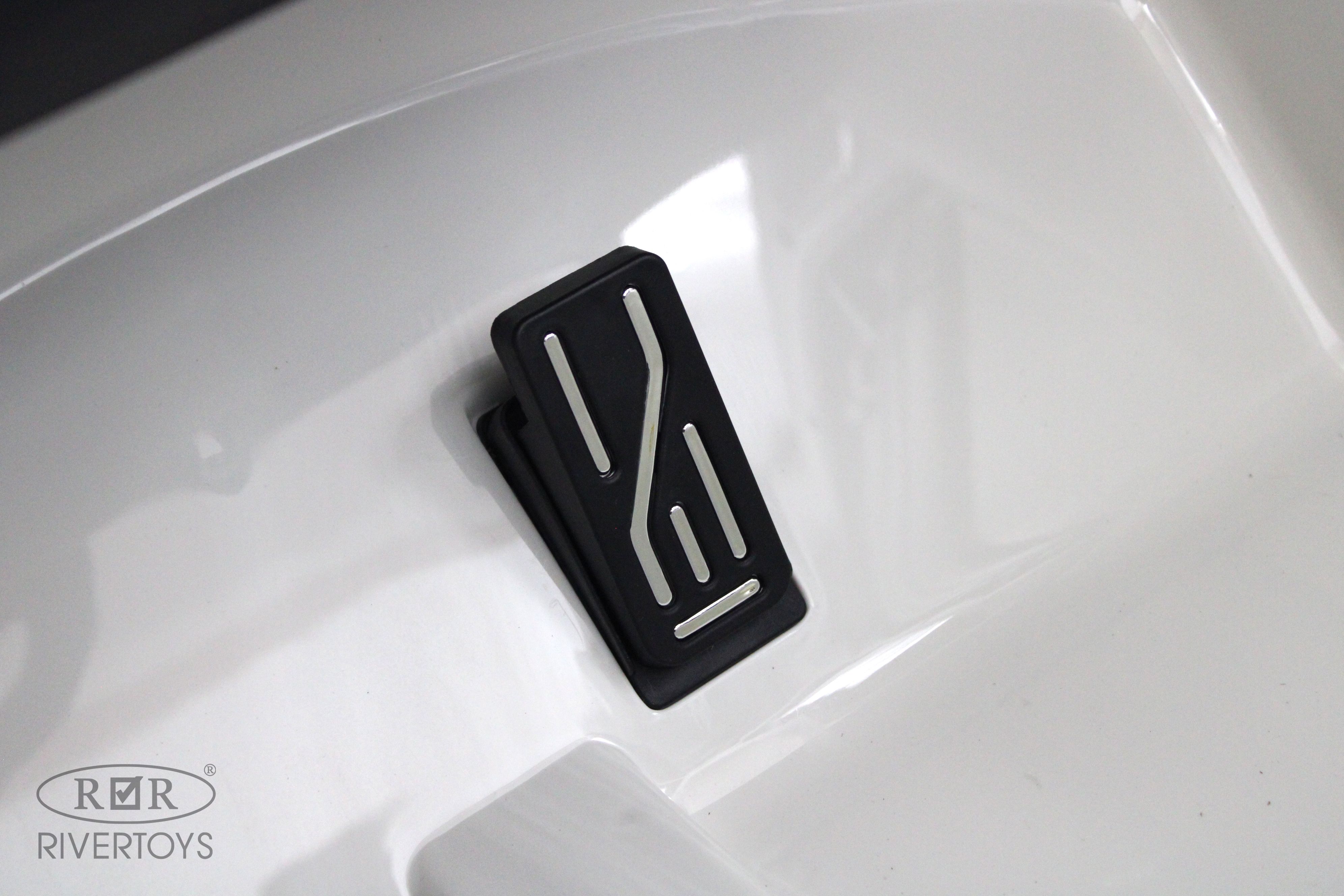 Электромобиль RIVERTOYS Y999YY-WHITE С пультом ДУ - фото 24