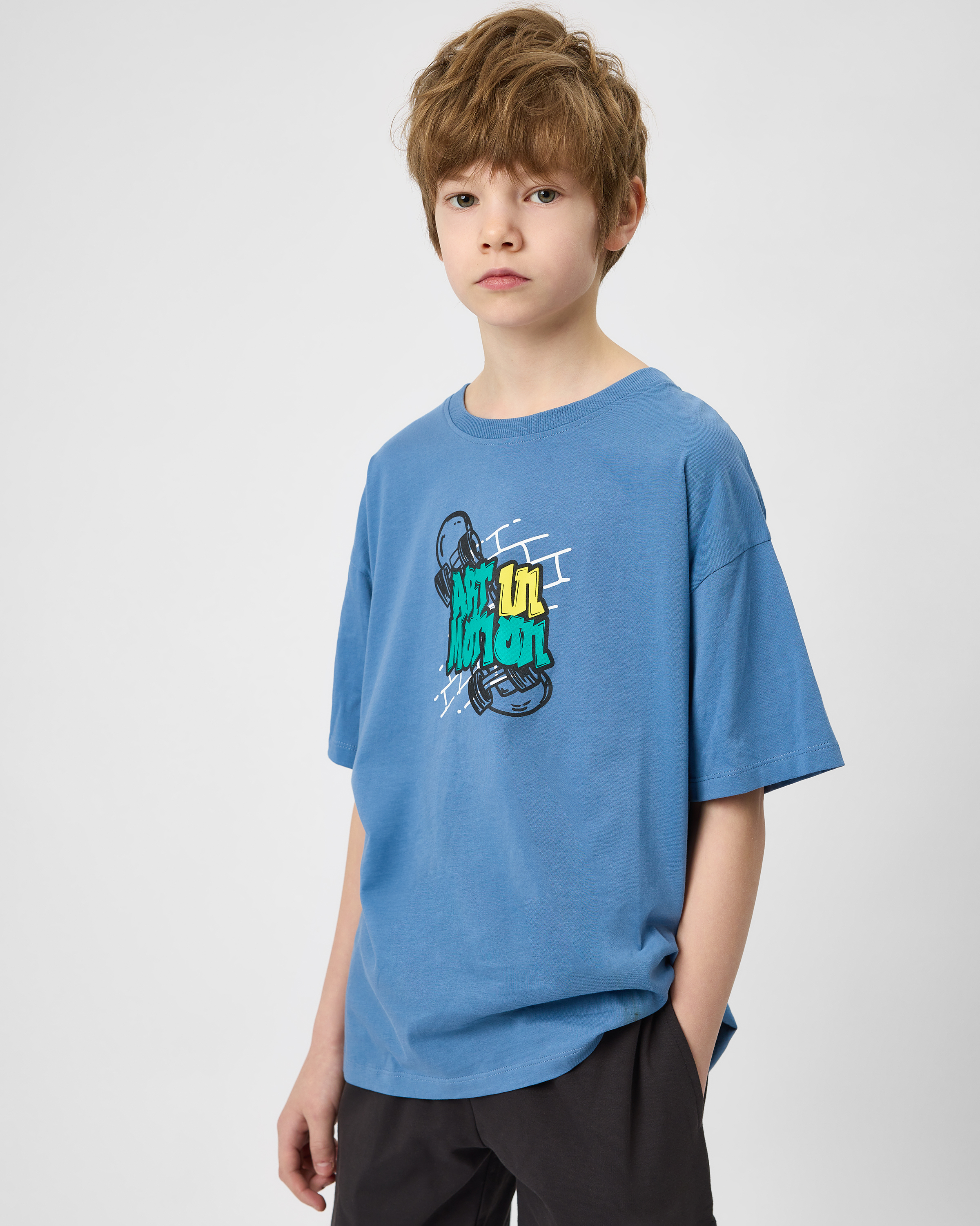 Изображение товара Футболка Futurino 140 для мальчика с двусторонним цветным принтом из хлопка