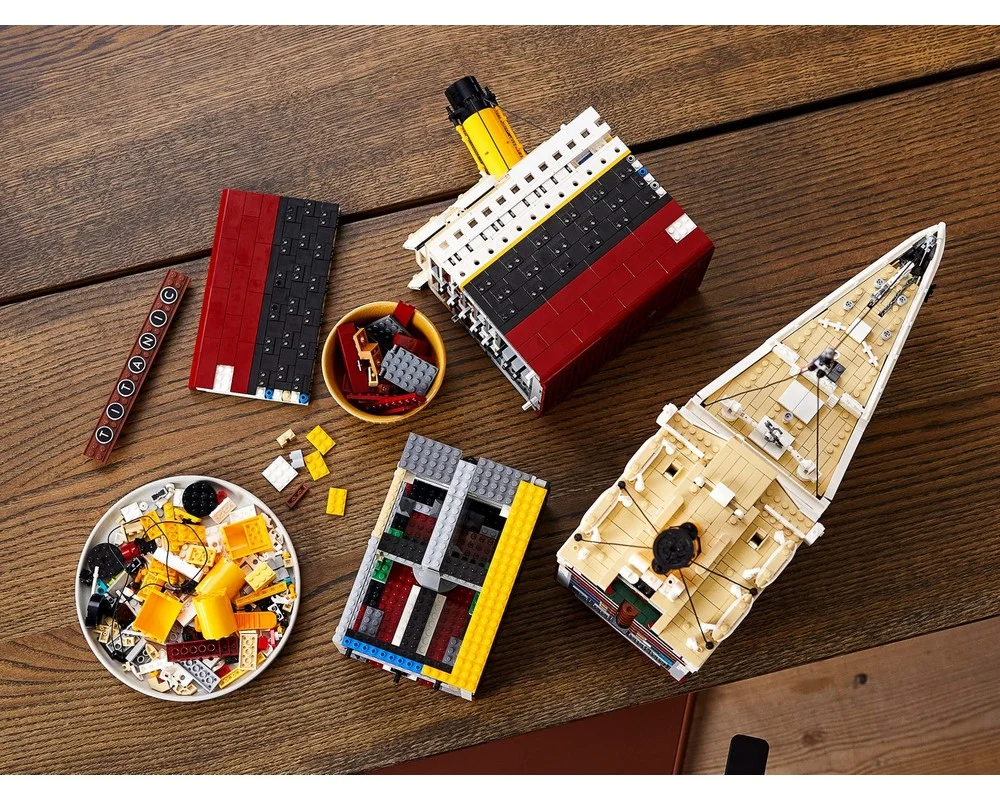Конструктор LEGO Creator Expert 10294 9090 дет. - фото 37
