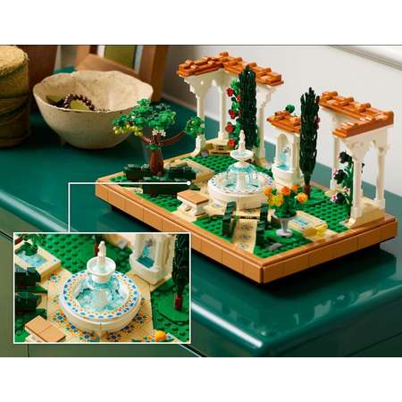 Конструктор LEGO Icons Сад с фонтанами блочный