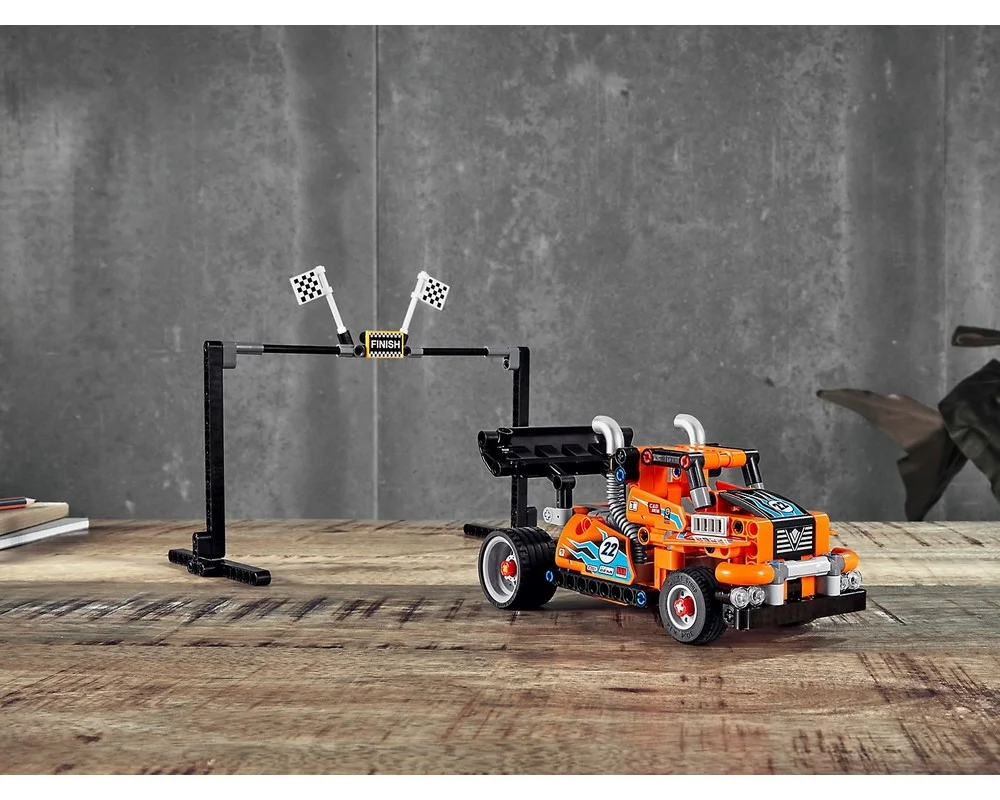 Конструктор LEGO Technic 42104 227 дет. - фото 1