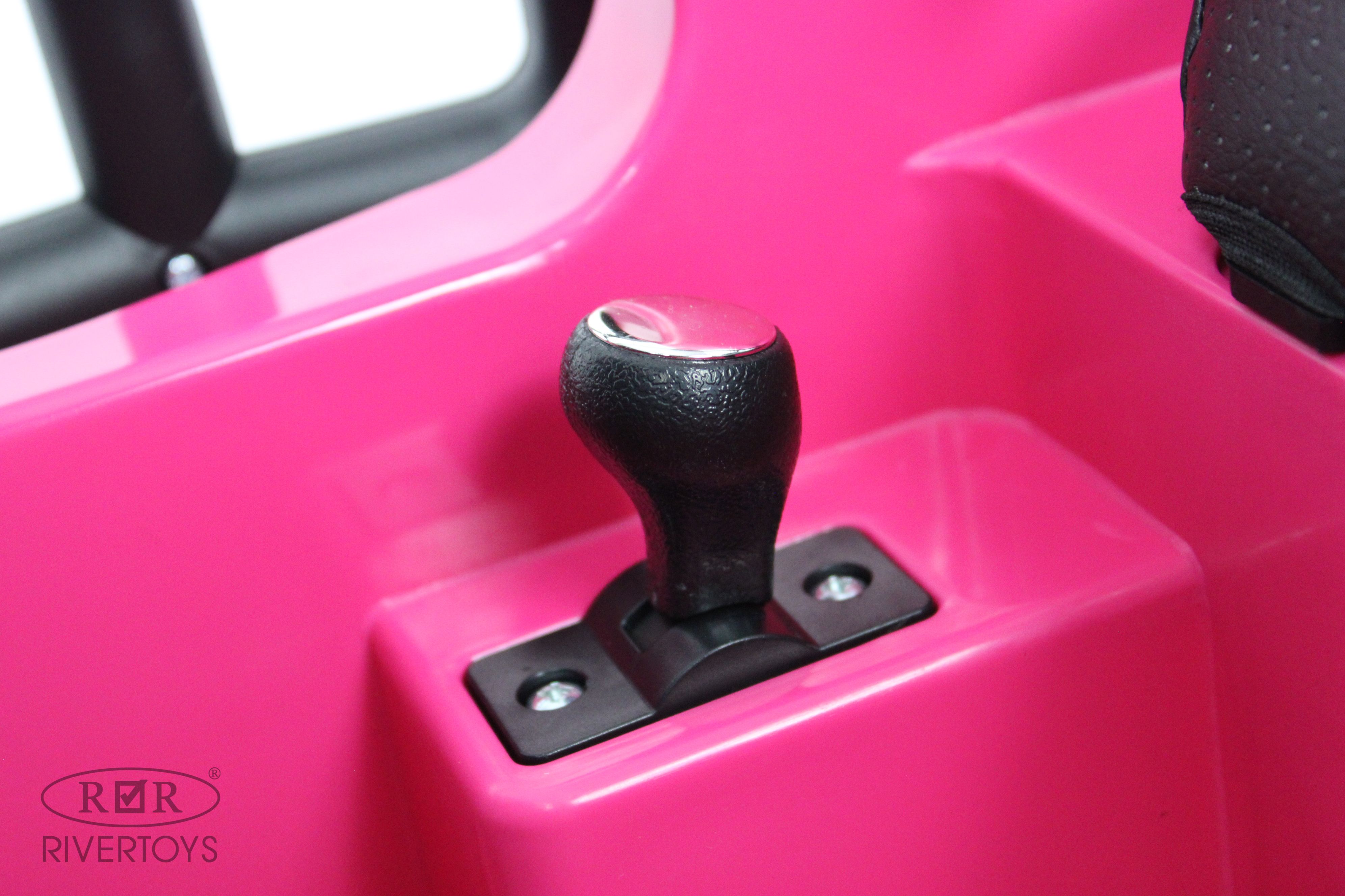 Электромобиль RIVERTOYS T222TT-4WD-PINK С пультом ДУ - фото 20