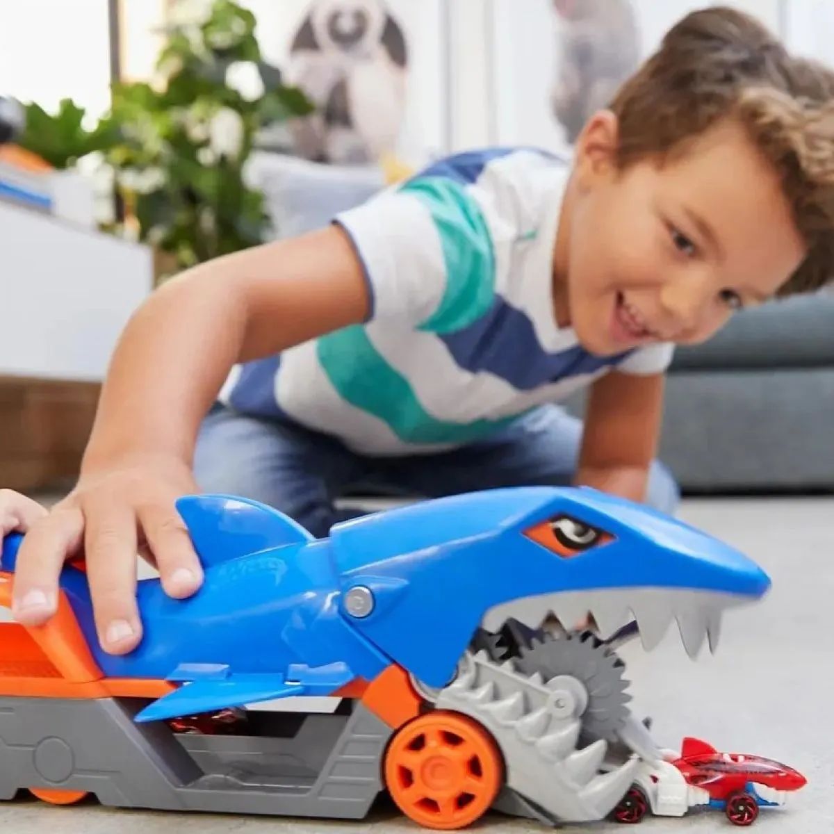 Грузовик Hot Wheels Голодная акула GVG36 - фото 4