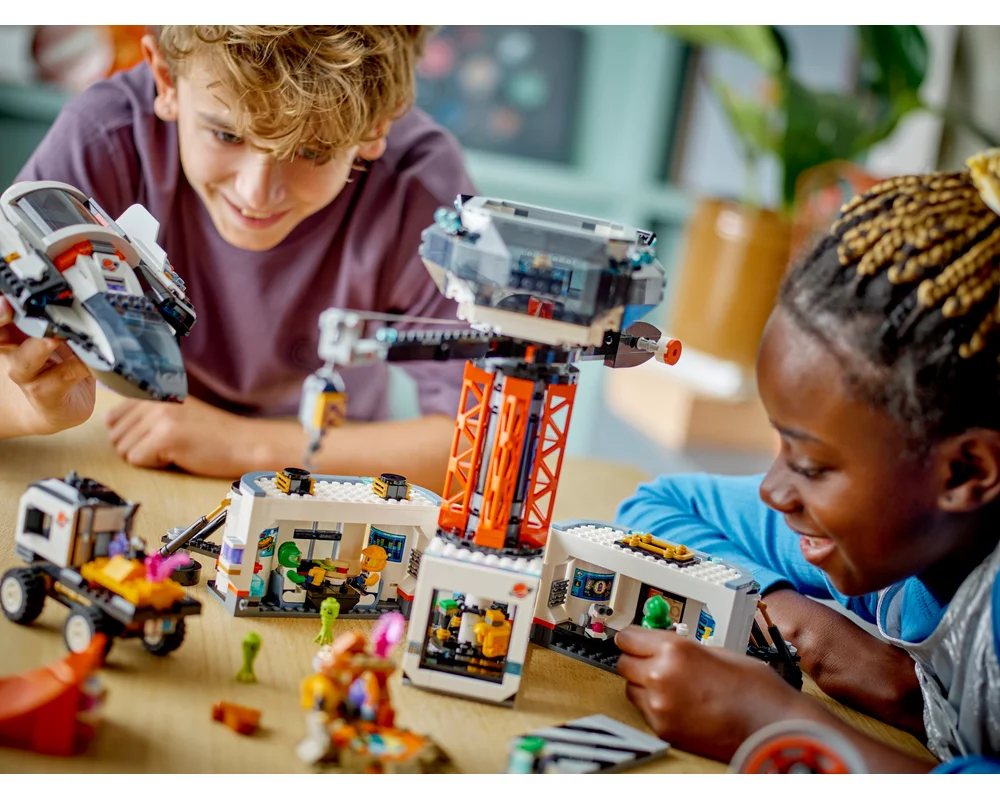 Конструктор LEGO City 60434 1422 дет. - фото 10