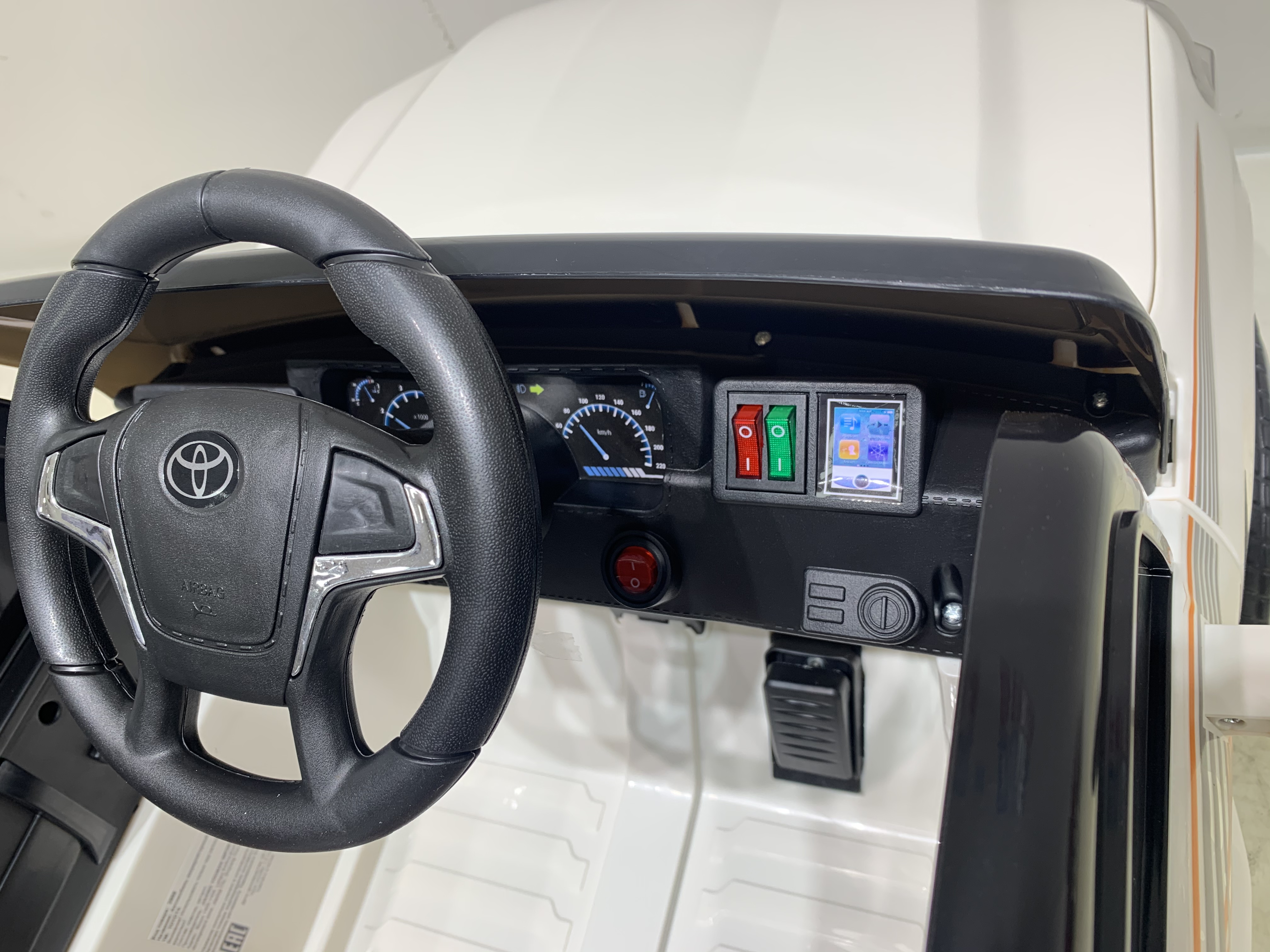 Электромобиль TOYLAND Toyota LC200, колеса EVA С пультом ДУ - фото 9