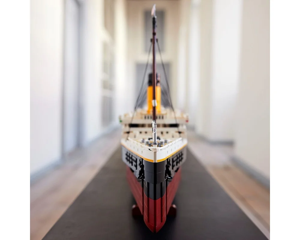 Конструктор LEGO Creator Expert 10294 9090 дет. - фото 22