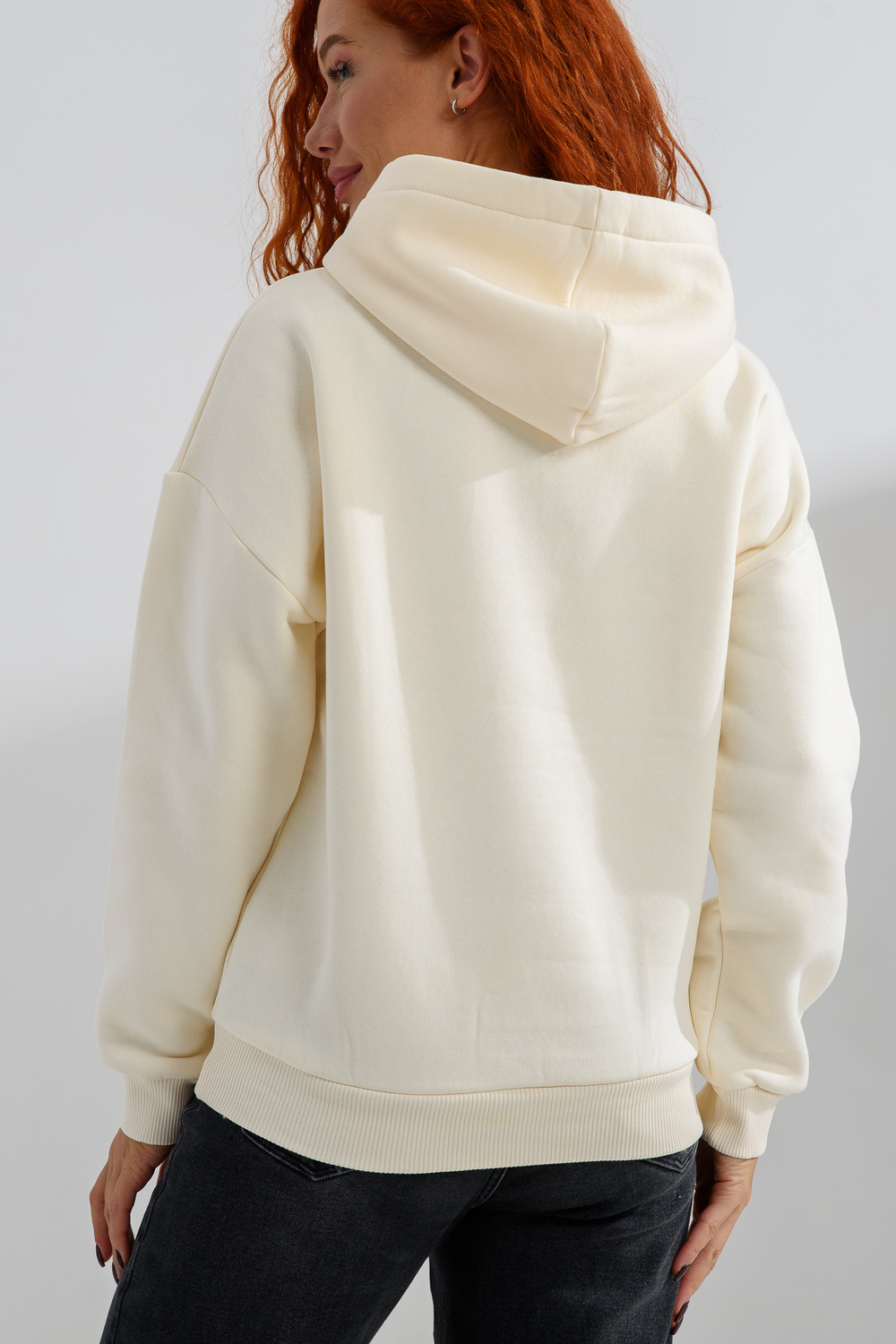 Худи Натали Суслова 8565 молочный+лабубу - фото 2