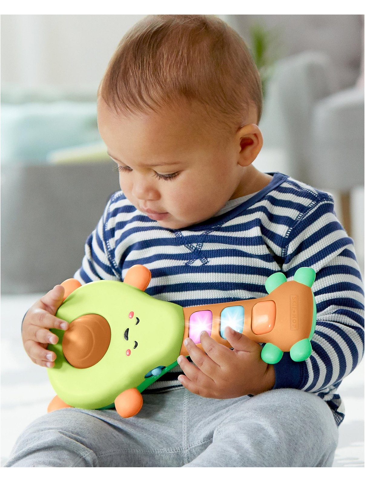 Игрушка музыкальная Skip Hop Авокадо гитара - фото 4