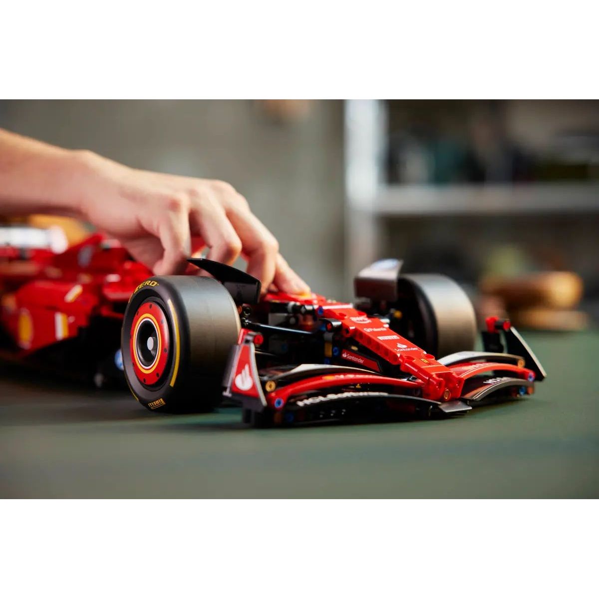 Конструктор LEGO Technic Машина Феррари Формула-1 блочный - фото 10