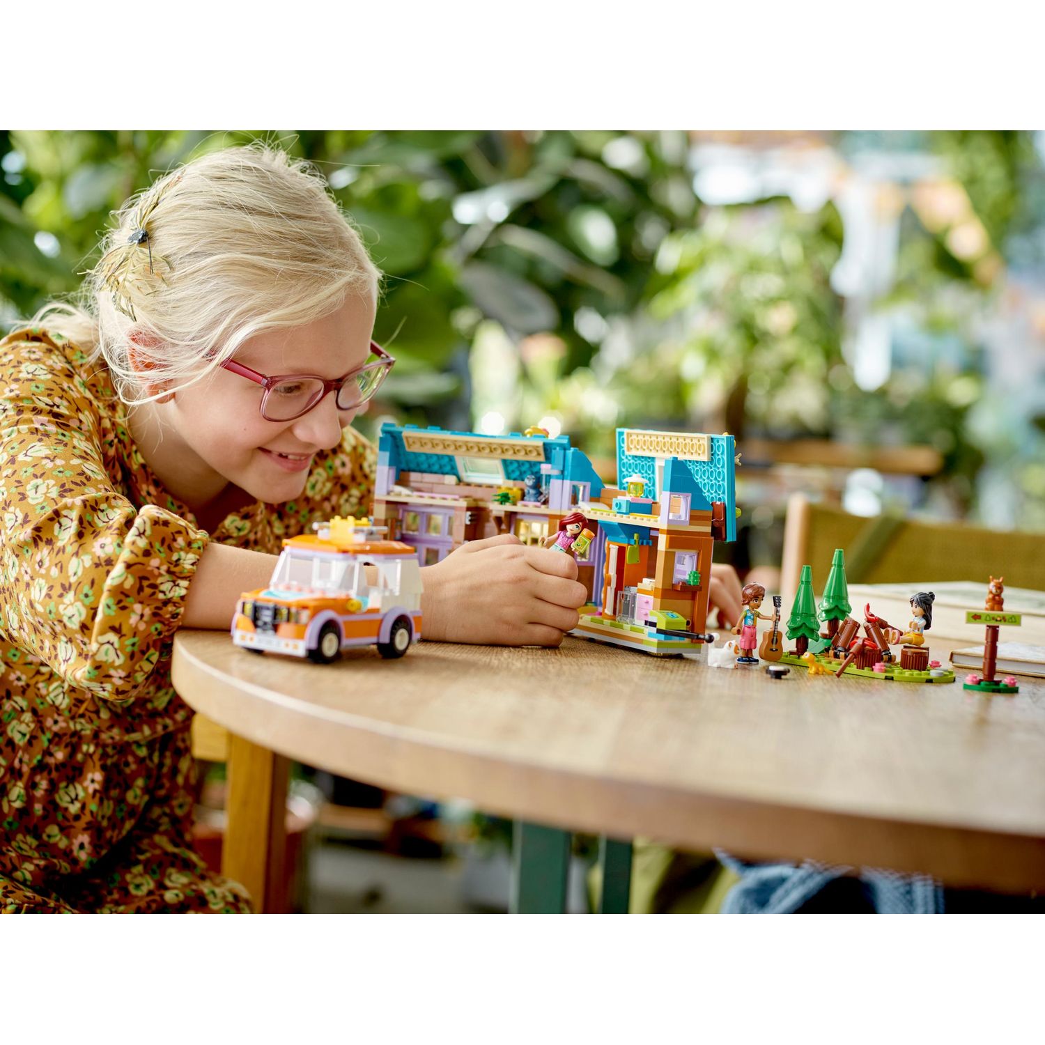 Конструктор LEGO Friends Передвижной домик 785 дет. - фото 11
