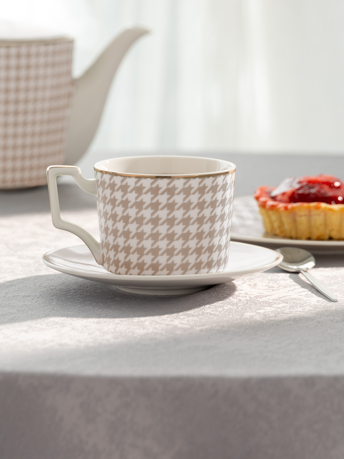 Чайная пара DeNASTIA «Пье-де-пуль» 220мл фарфор белый/бежевый CE00461 - фото 1