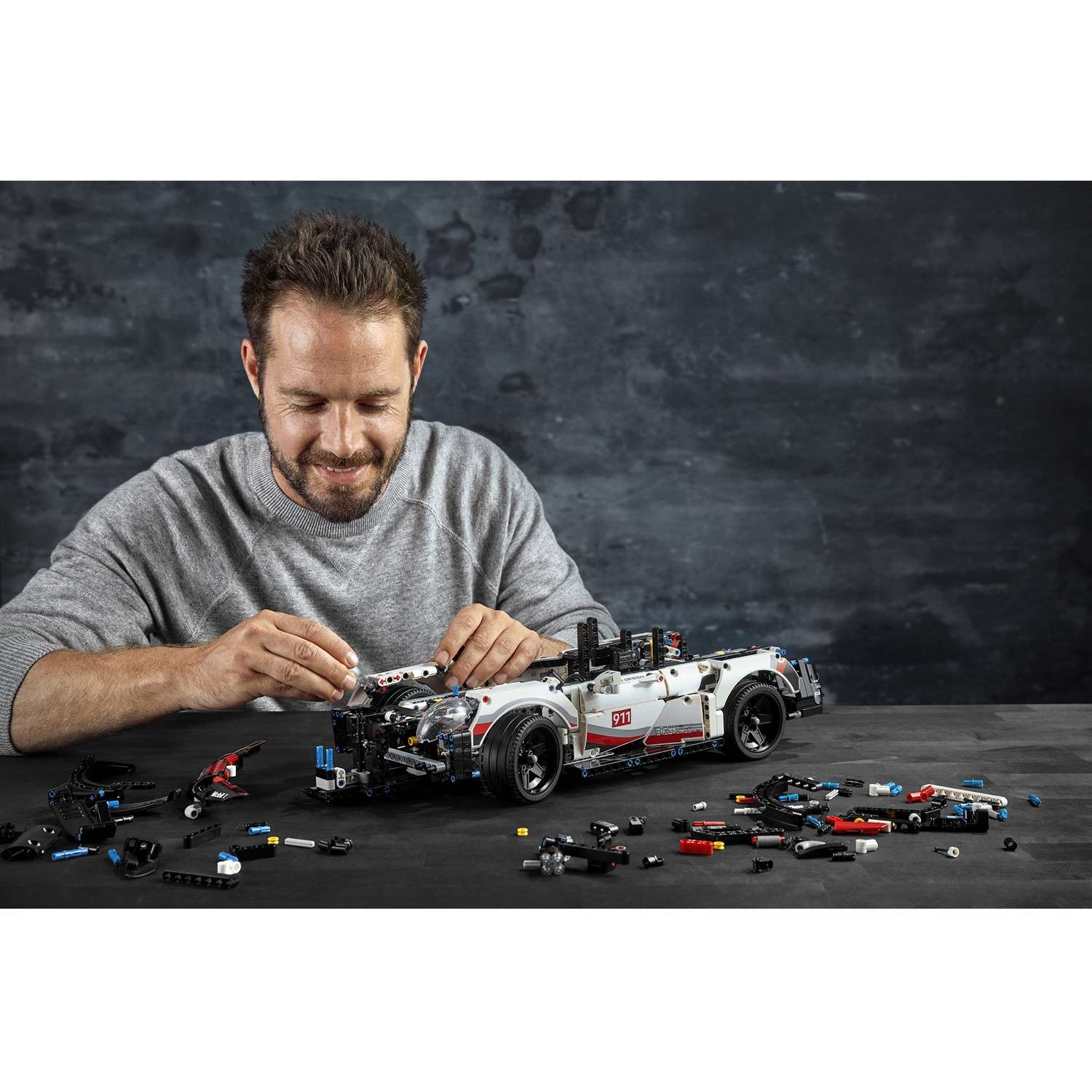 Конструктор LEGO Technic Porsche 911 RSR блочный - фото 12