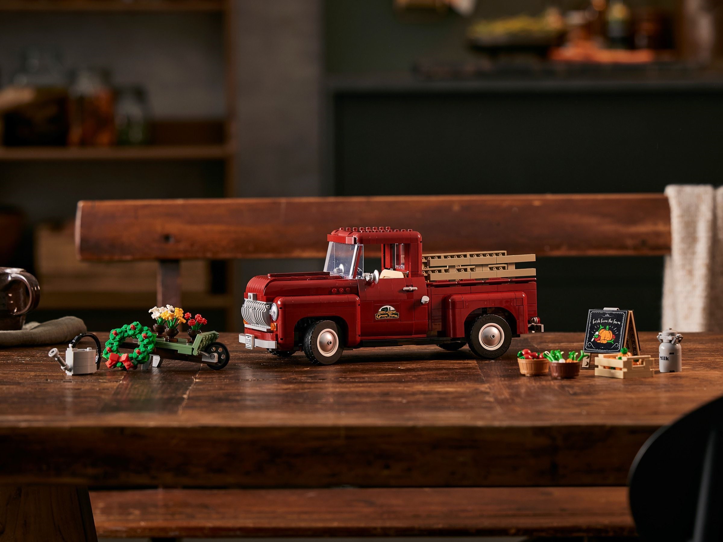 Конструктор LEGO Icons 10290 1106 дет. - фото 6