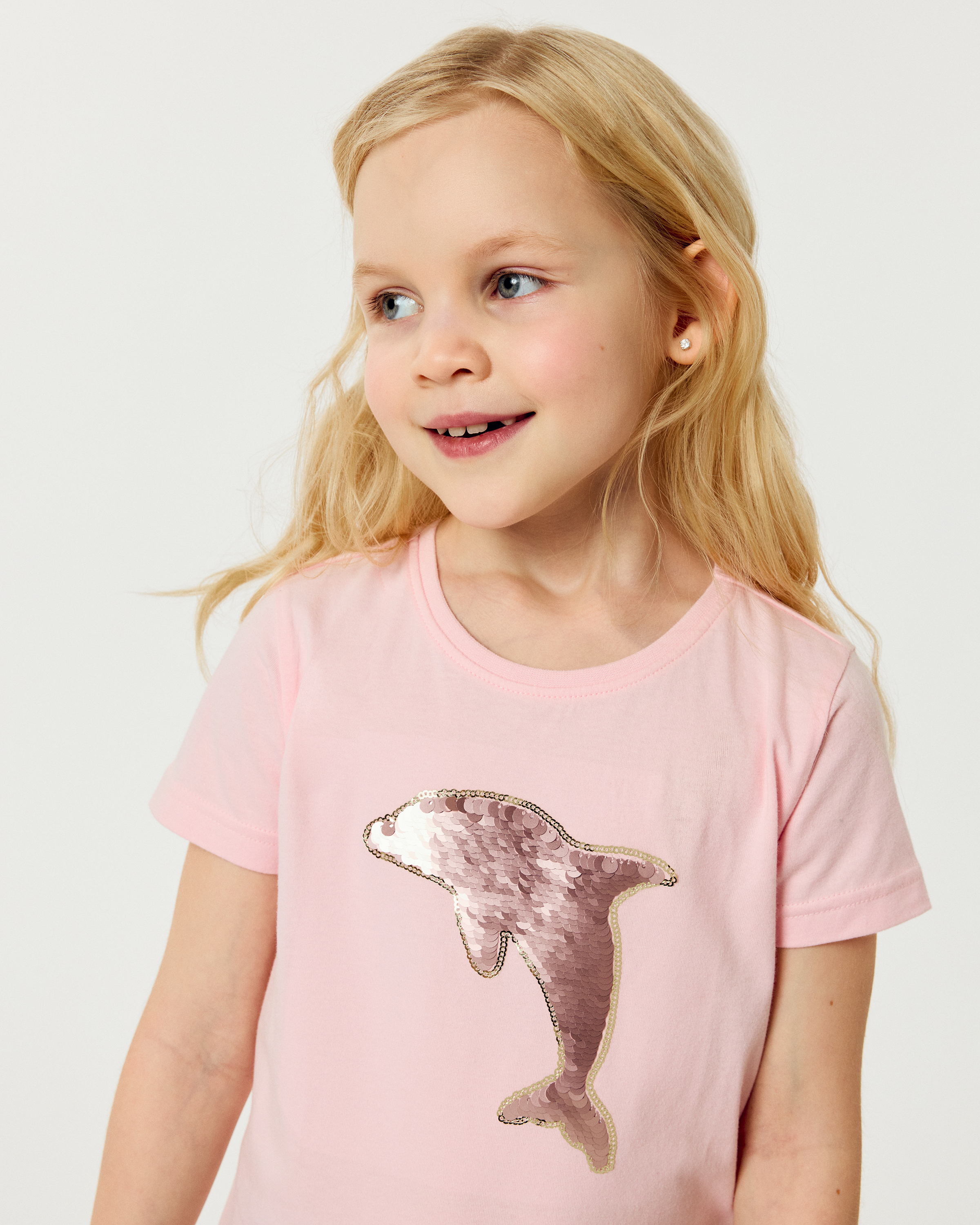 Изображение товара Розовая детская футболка Futurino 92 с пайетками Дельфин для девочек