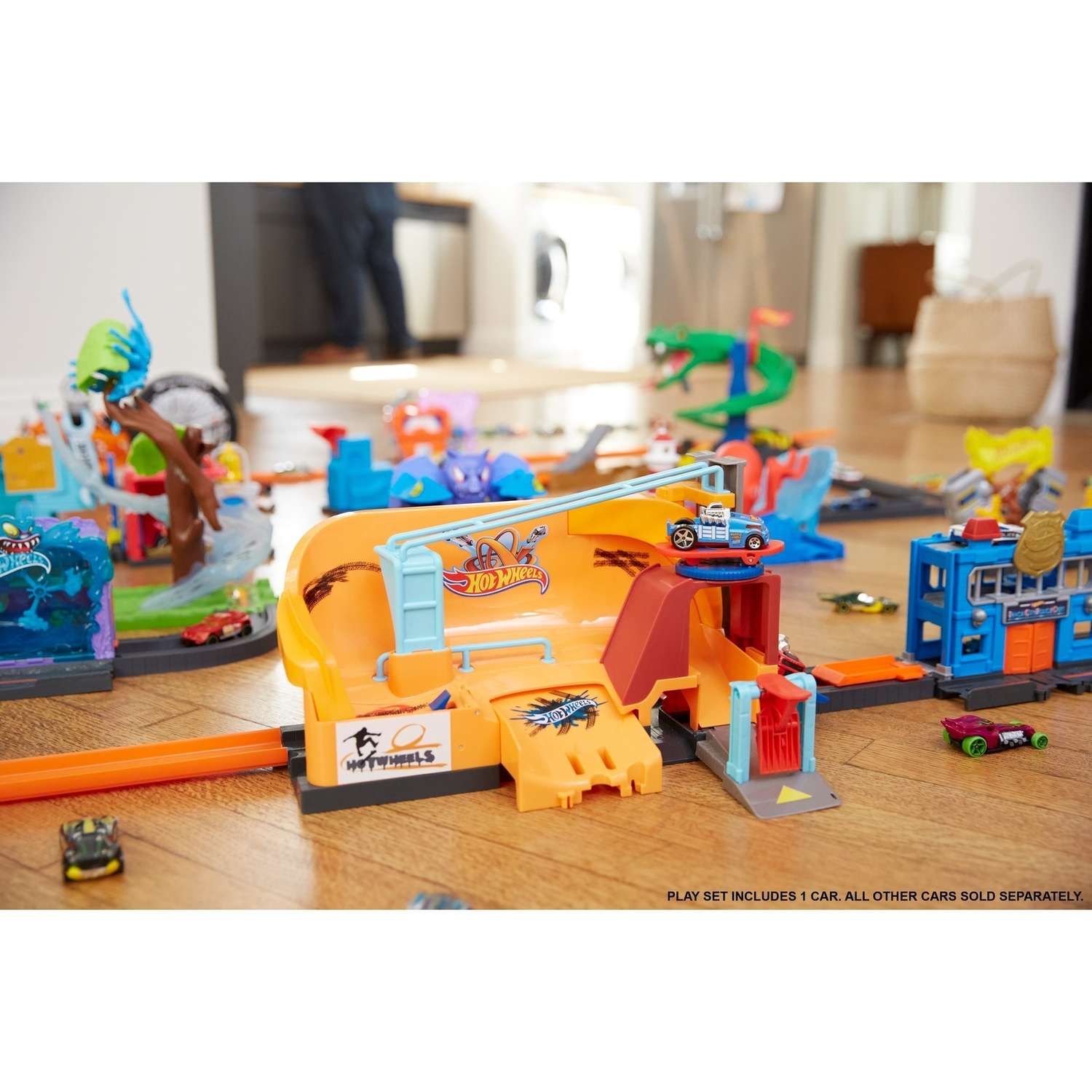 Трек Hot Wheels Сити в ассортименте FNB15 - фото 39