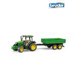 Трактор Bruder John Deere 5115M с прицепом
