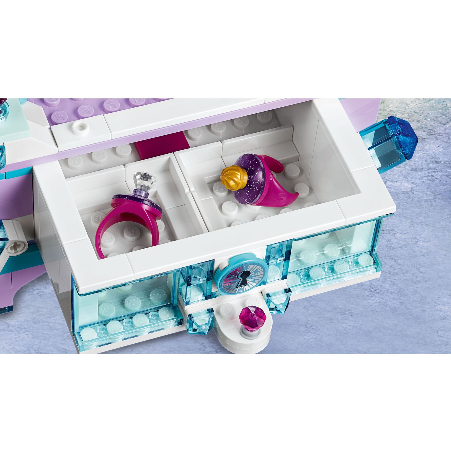 Конструктор LEGO Disney Princess Шкатулка Эльзы 300 дет. - фото 5