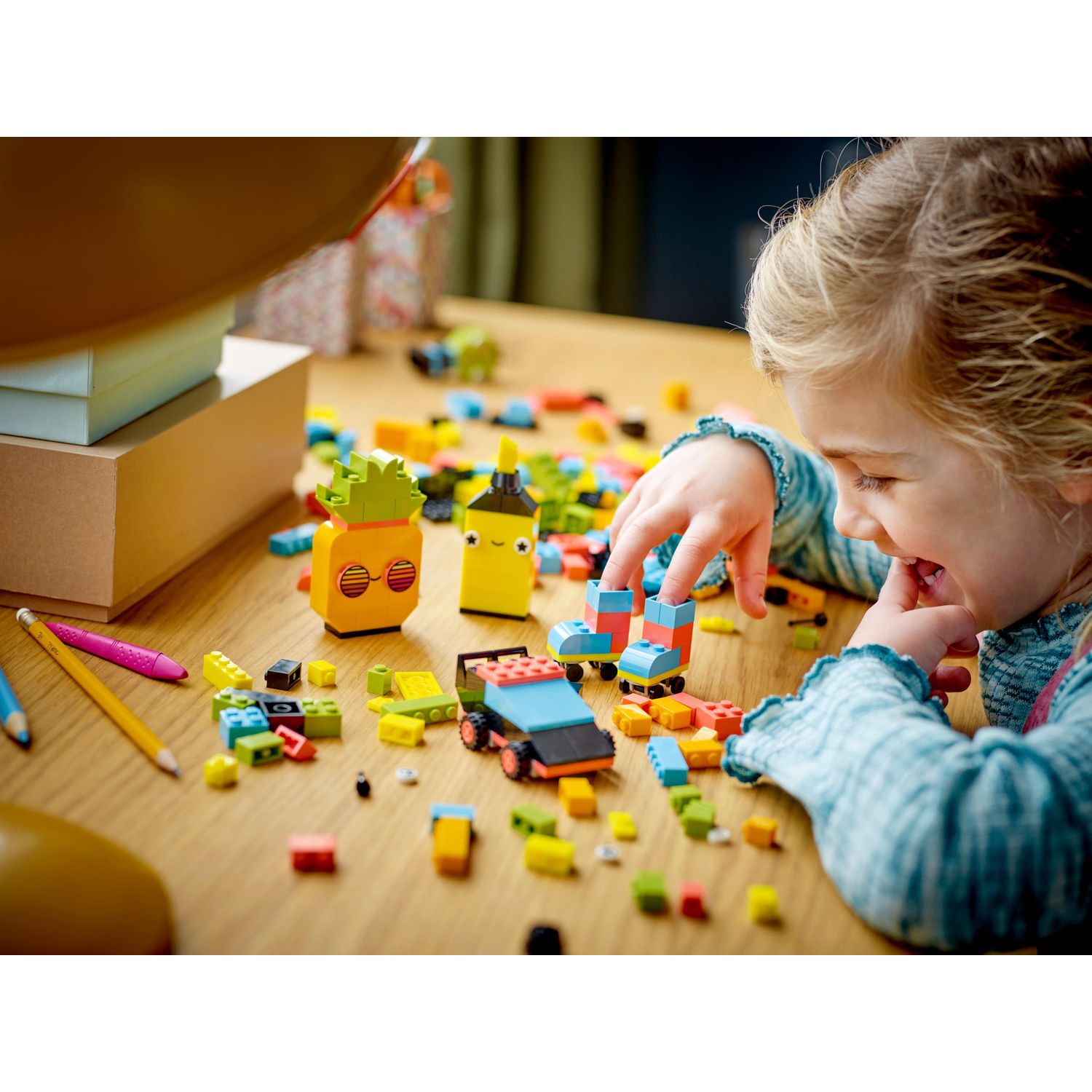 Конструктор LEGO Classic Creative Neon Fun блочный - фото 12