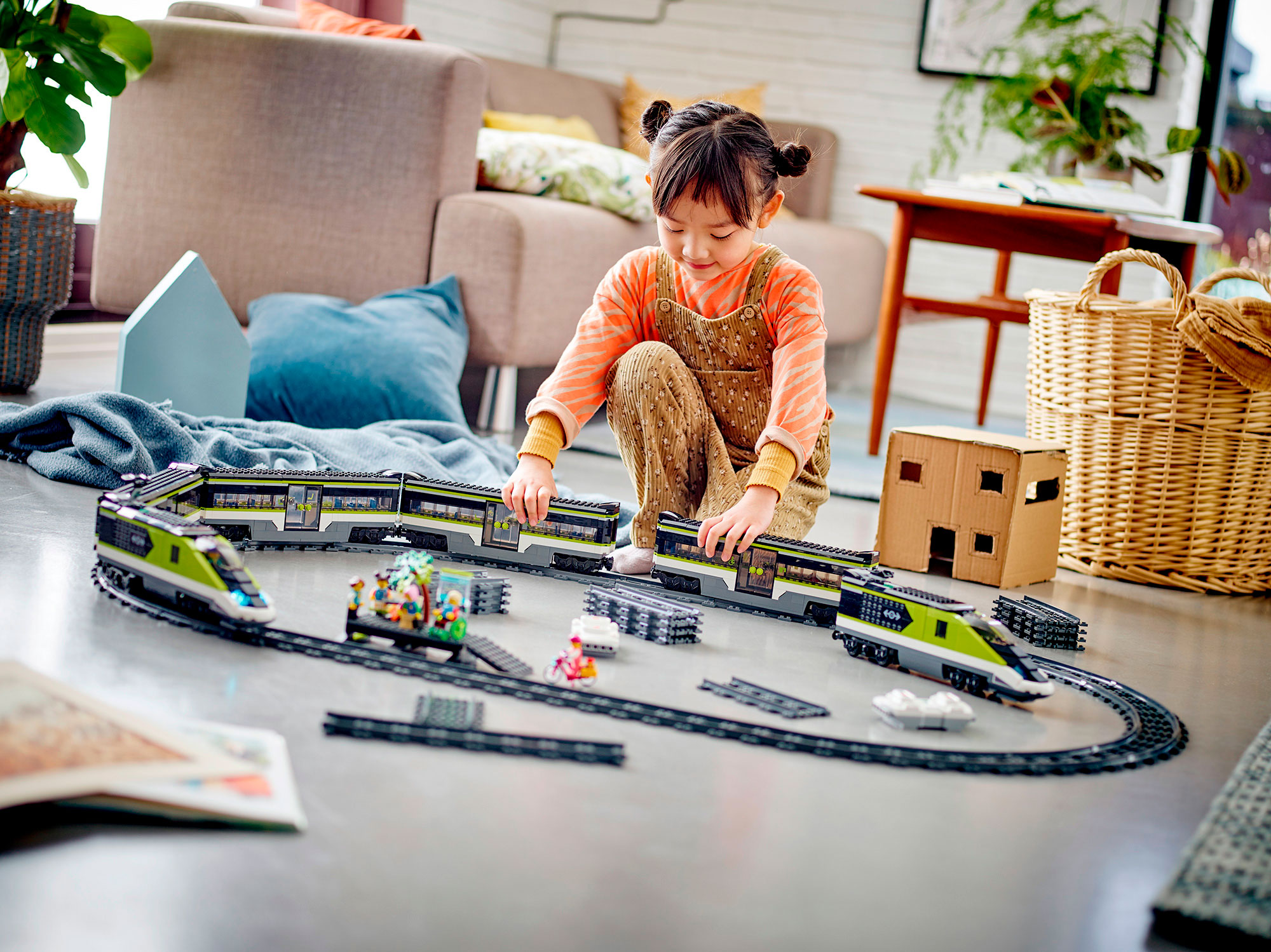 Конструктор LEGO City Пассажирский поезд-экспресс блочный - фото 18