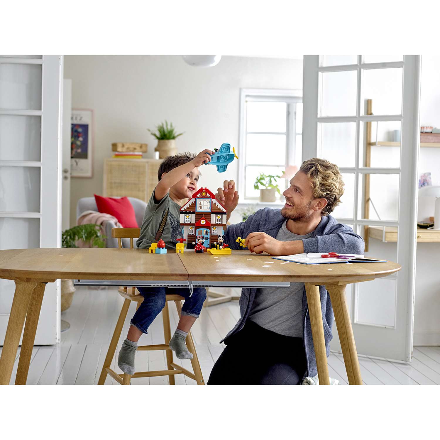 Конструктор LEGO DUPLO Летний домик Микки блочный - фото 5