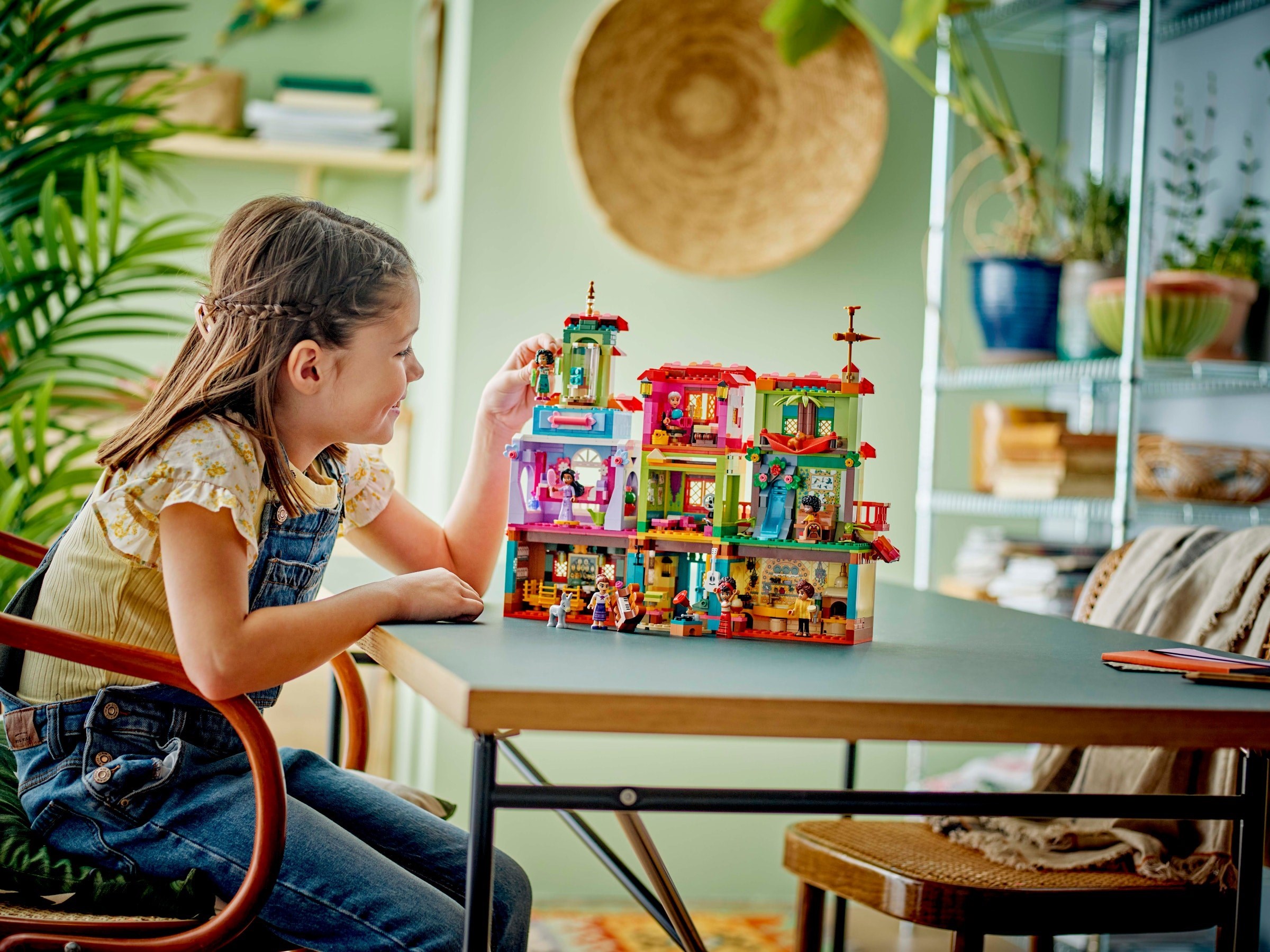 Конструктор LEGO Disney 43245 1560 дет. - фото 7