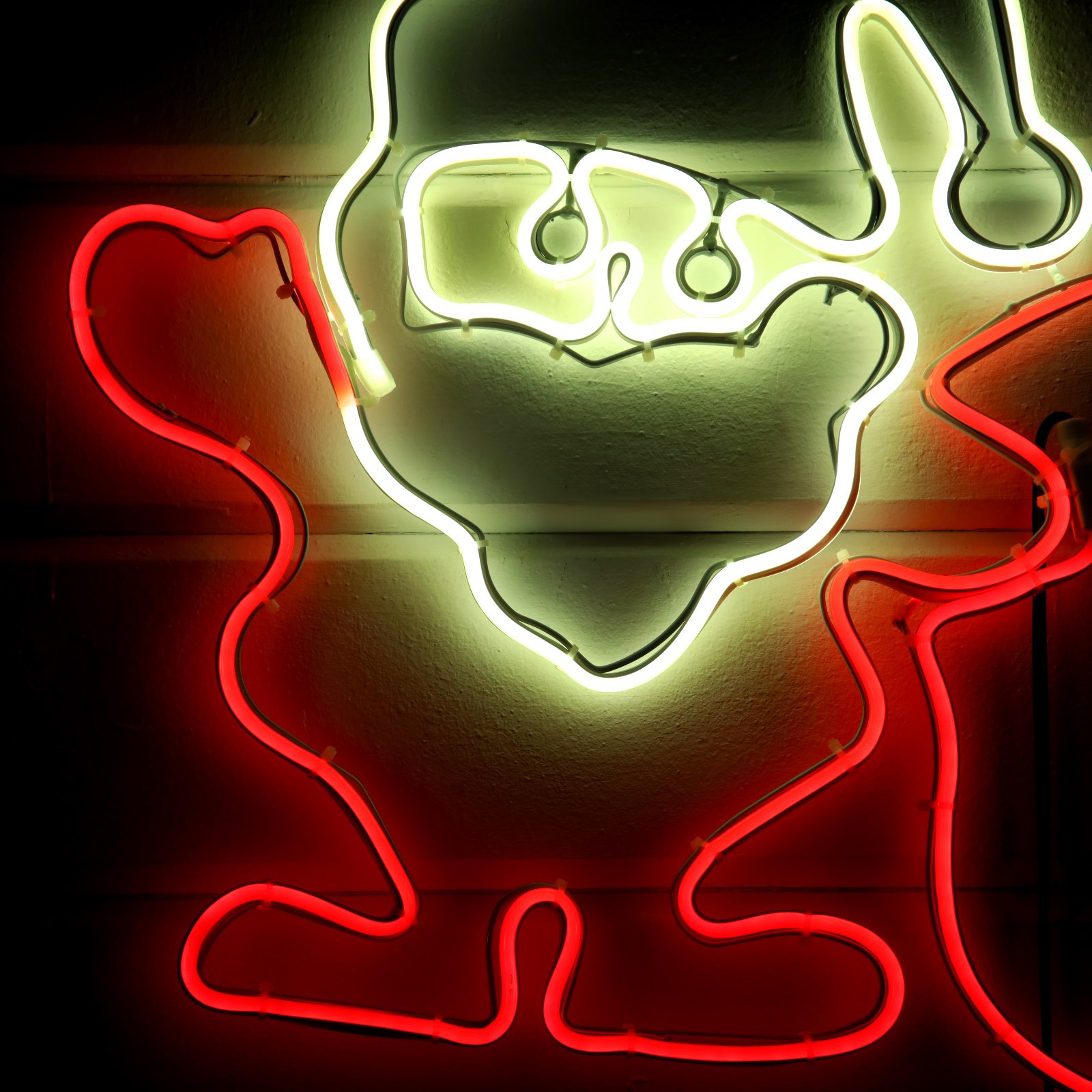 Неоновая фигура Sima-Land «Дед Мороз с подарками» 70 × 85 см 560 LED 220 В свечение зелёное - фото 3