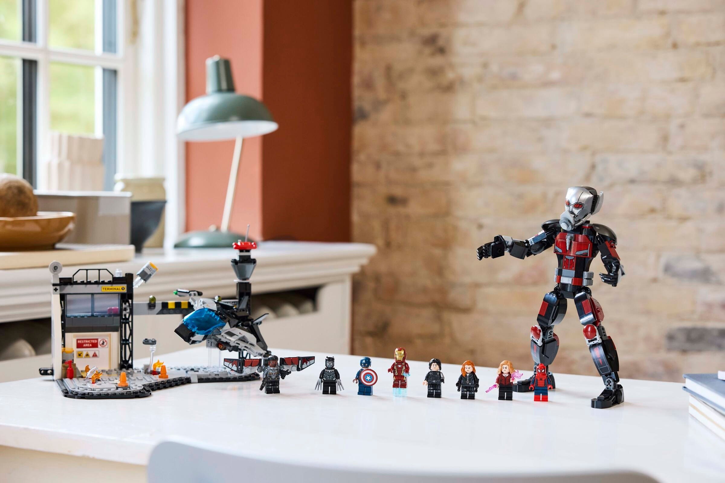 Конструктор LEGO Marvel Super Heroes 76314 736 дет. - фото 5