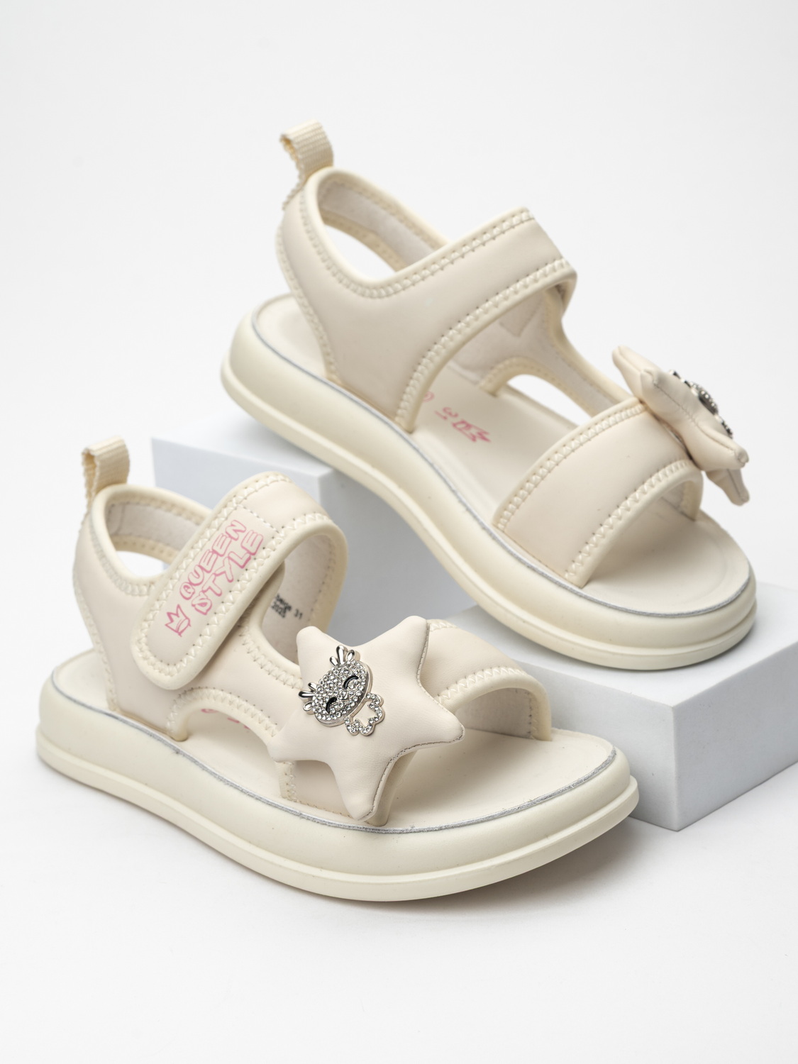 Изображение товара Сандалии TikkaGo Девочка Летние сандалии для девочки с декоративными стразами