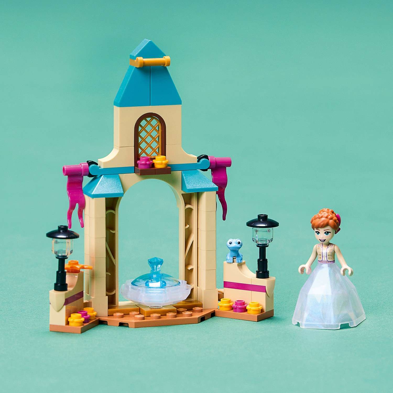 Конструктор LEGO Disney Princess Двор замка Анны блочный - фото 7