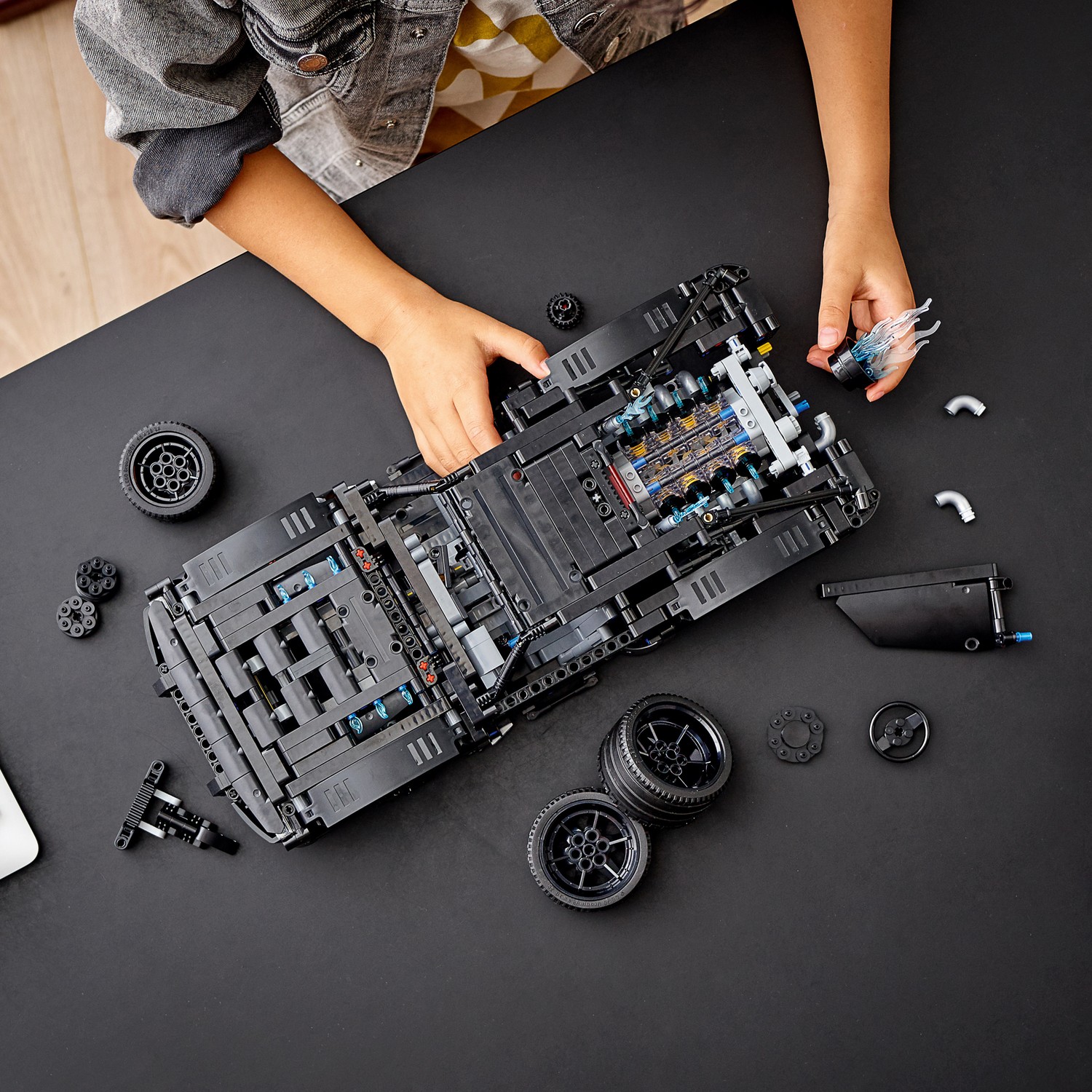 Конструктор LEGO Technic Бэтмобиль - фото 12