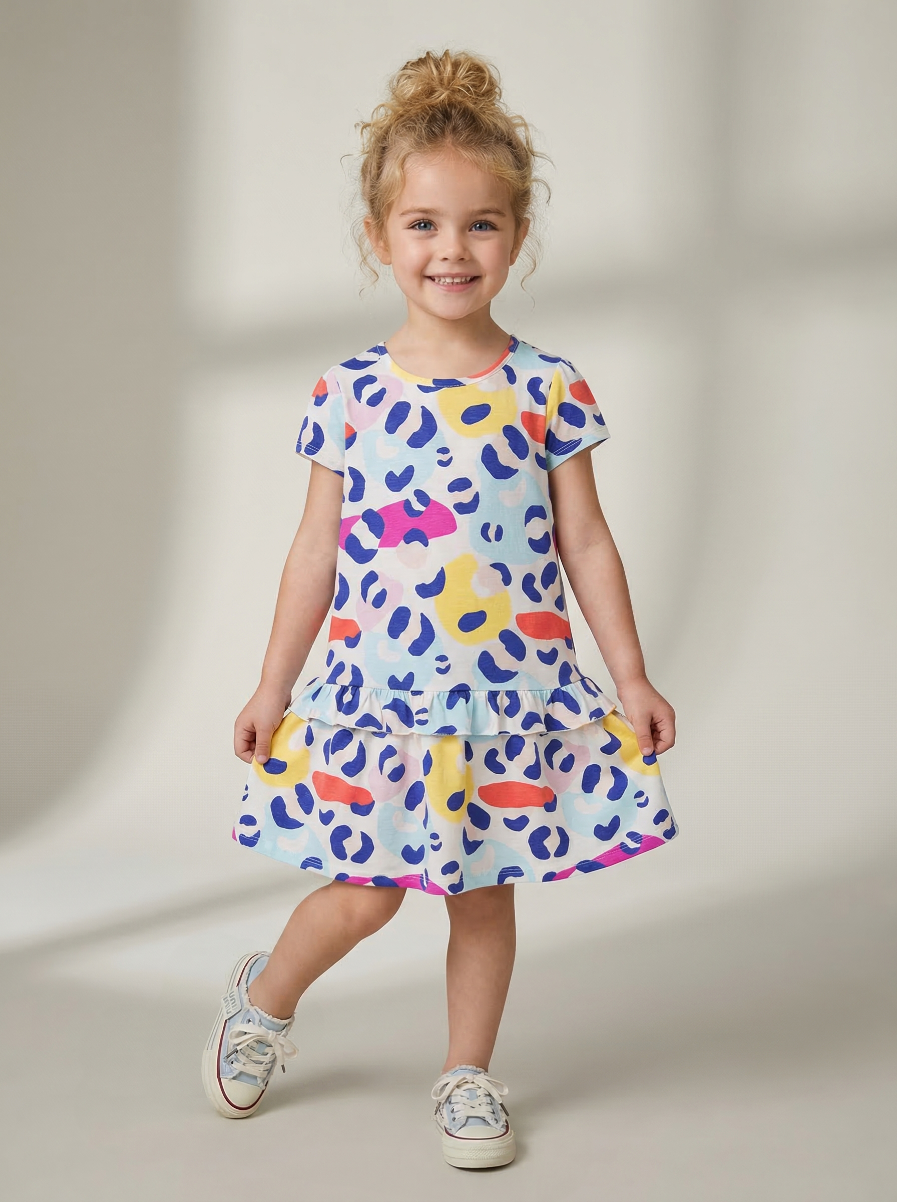 Изображение товара Платье YOULALA для девочки молочного цвета с абстрактным рисунком