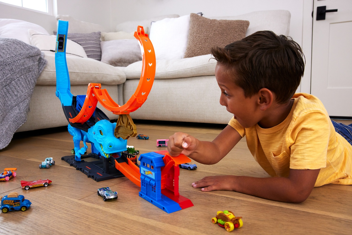 Трек Hot Wheels City T-Rex Attack HKX42 - фото 13