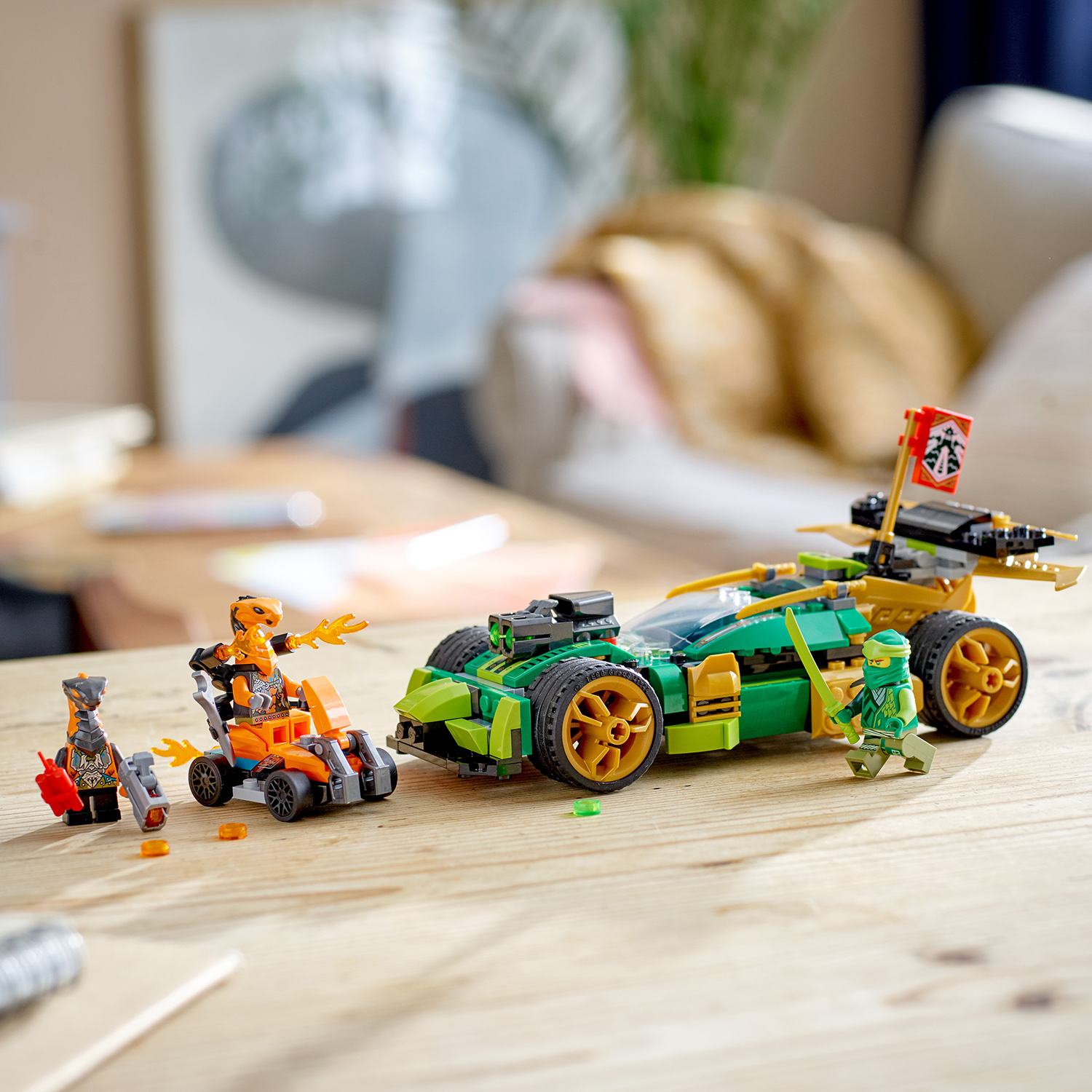 Конструктор LEGO NINJAGO Гоночный автомобиль ЭВО Ллойда блочный - фото 8
