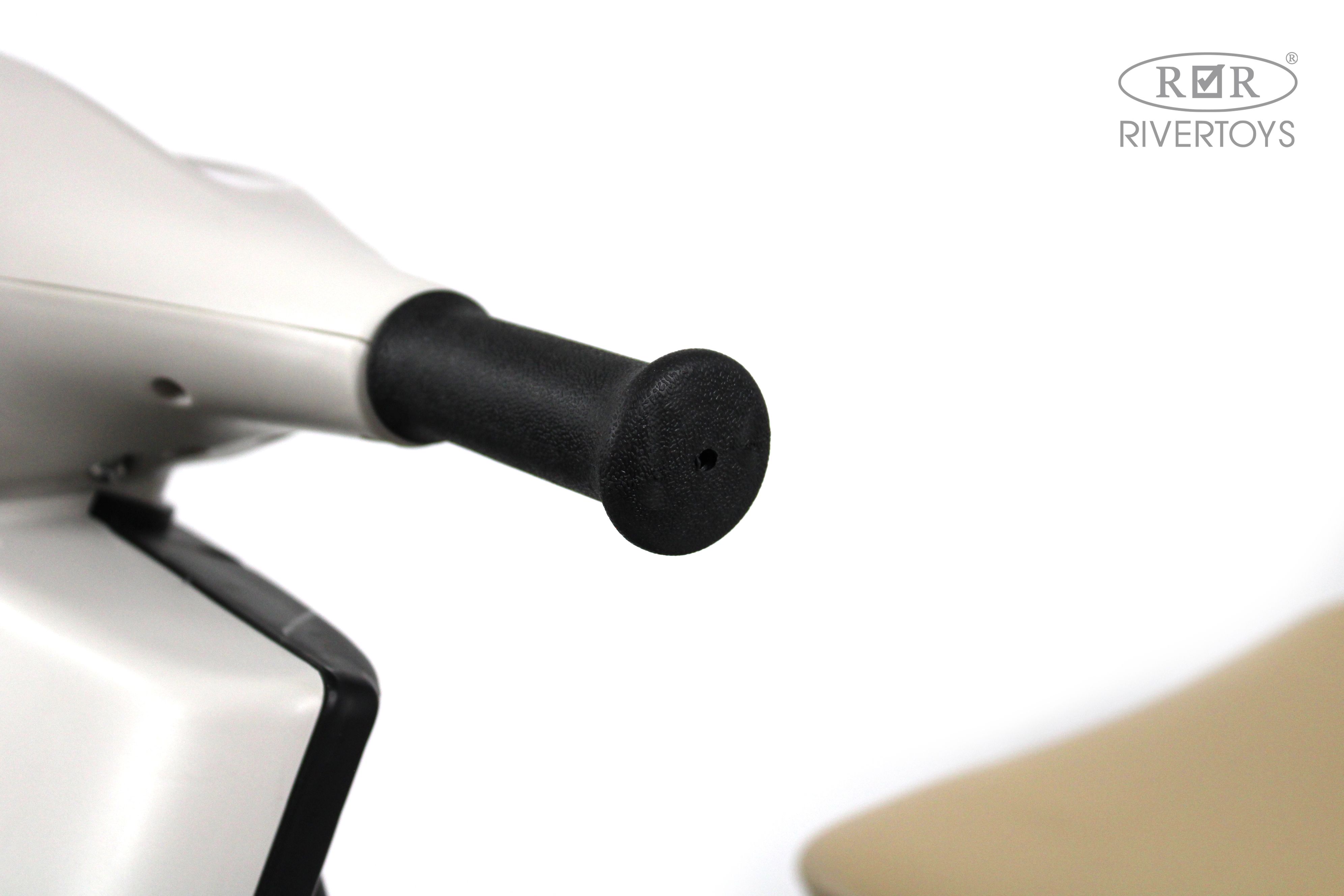 Электромобиль RIVERTOYS K444PX-A-GRAY - фото 13