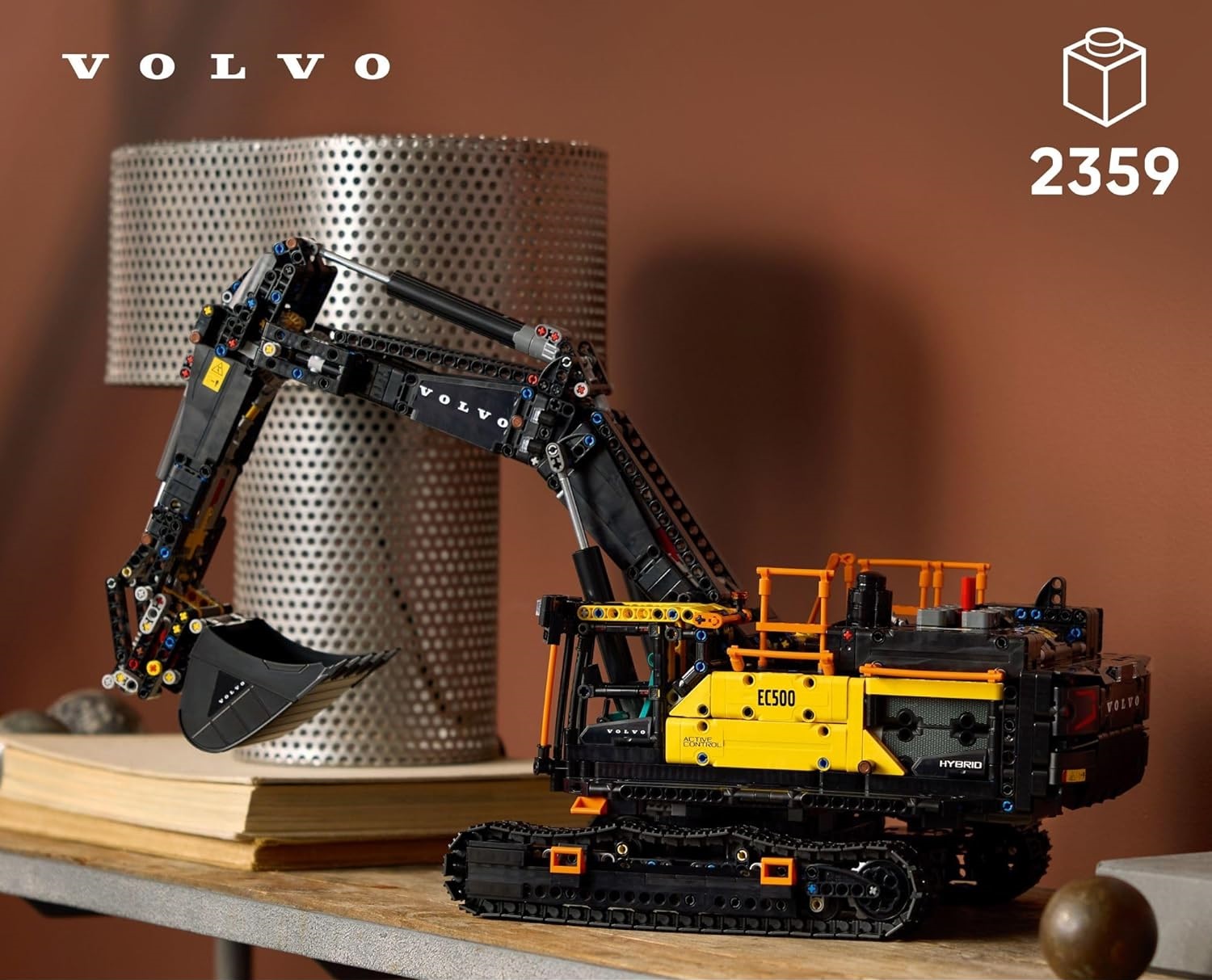 Конструктор LEGO Technic Volvo EC500 Hybrid Excavator 2359 дет. - фото 2