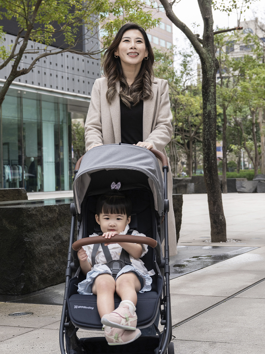 Коляска прогулочная UPPAbaby Minu V3 серый - фото 16