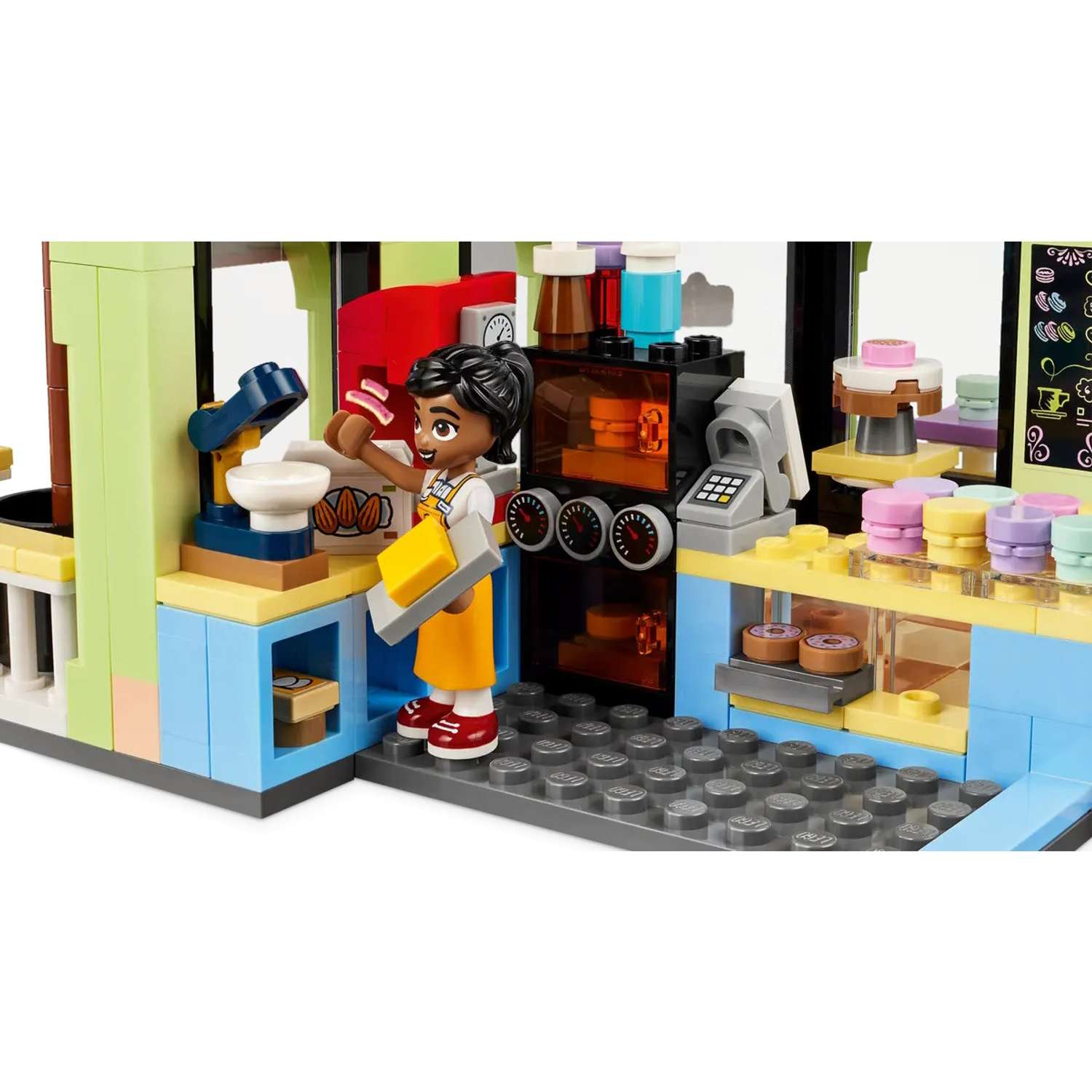 Конструктор LEGO Friends Кафе Хартлейк Сити 426 дет. - фото 12