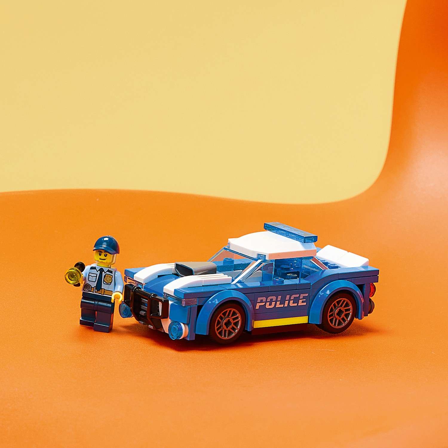 Конструктор LEGO City Police Полицейская машина 94 дет. - фото 7