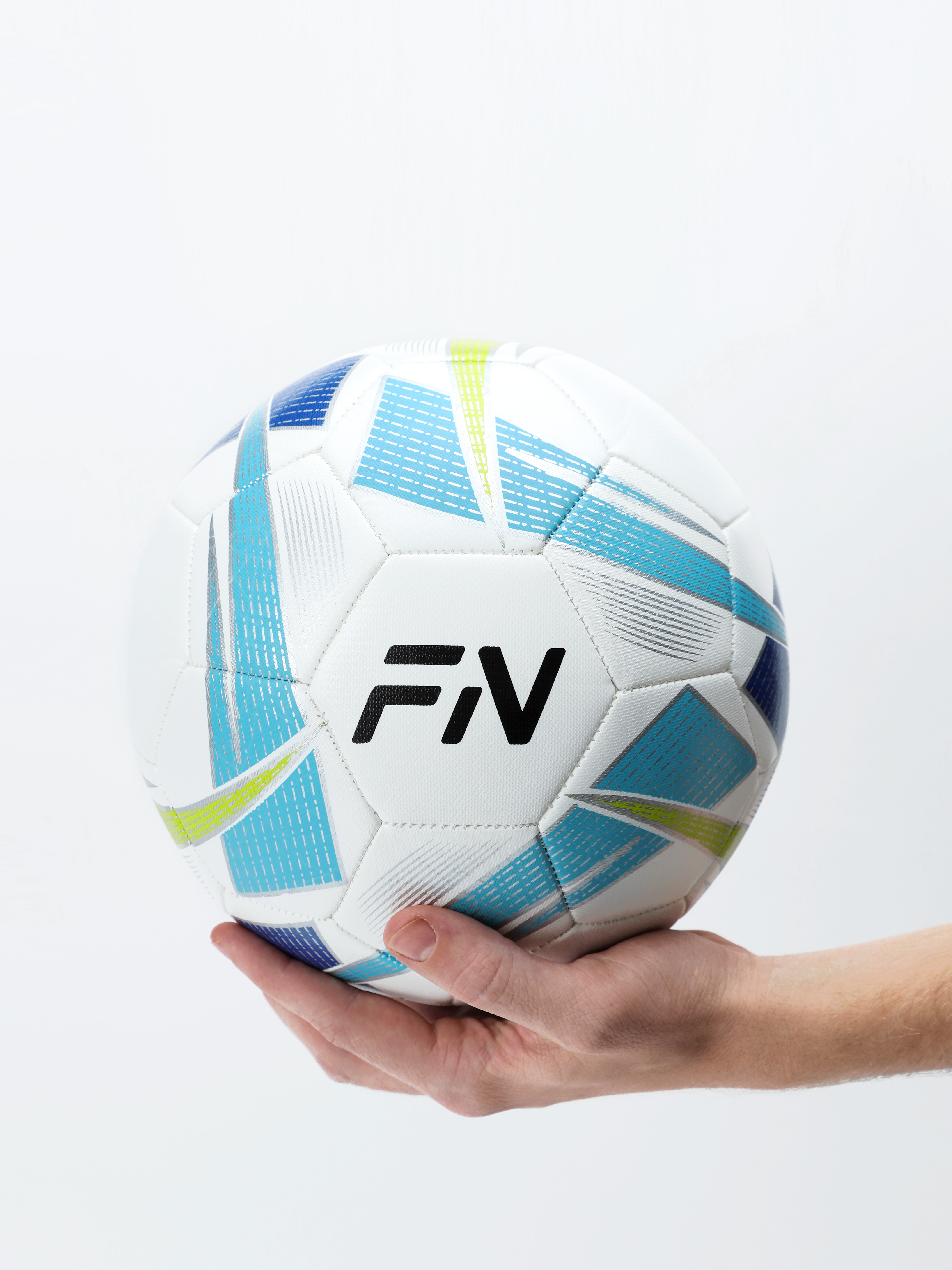 Спортивный мяч FN Spark White футбольный 22.29 см - фото 3