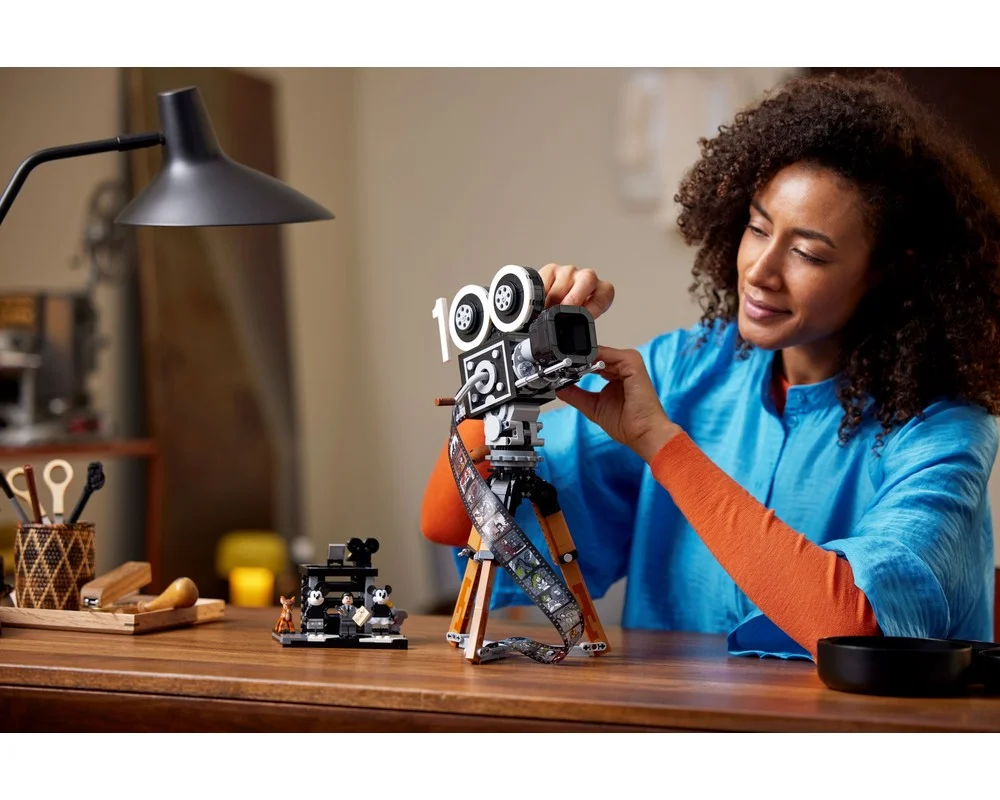 Конструктор LEGO Disney 43230 800 дет. - фото 6