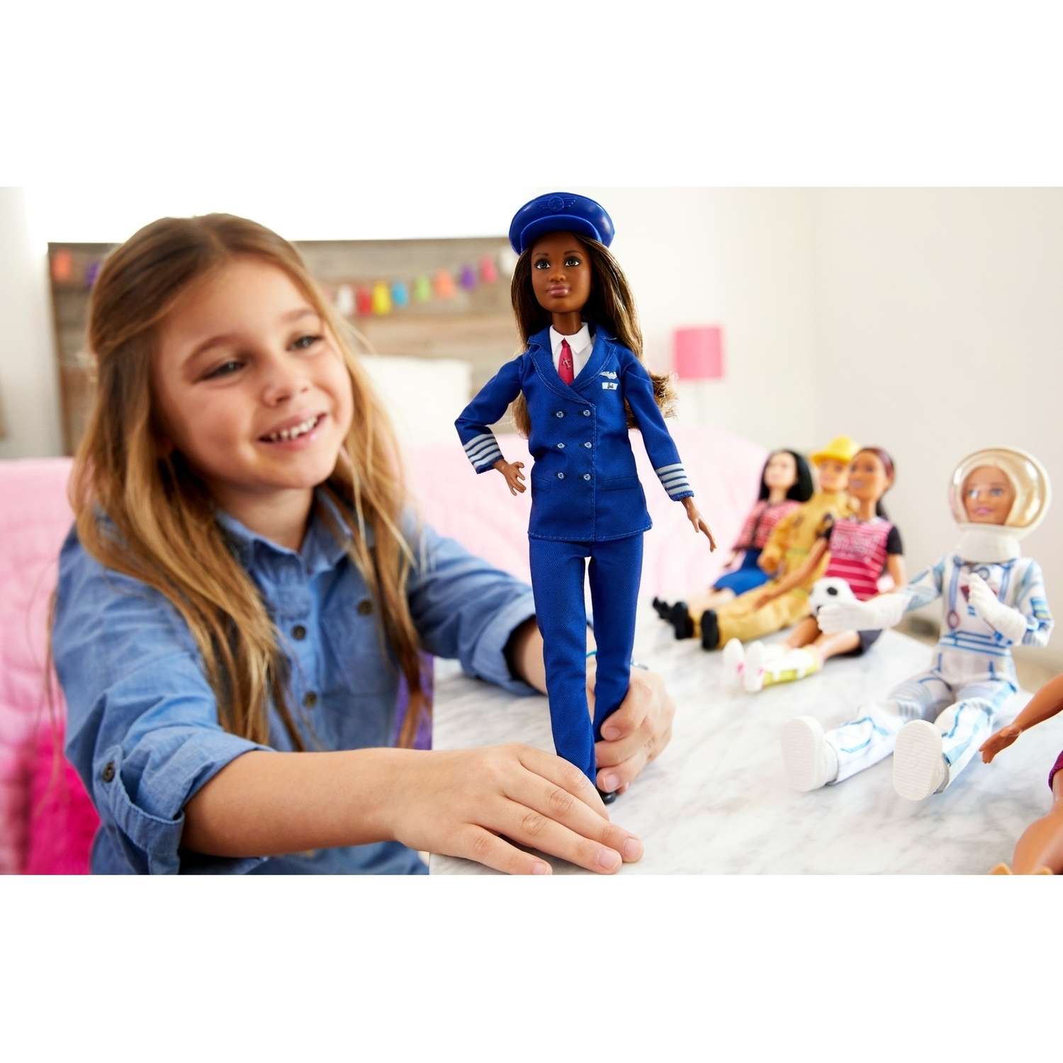 Кукла модельная Barbie GFX23 - фото 10