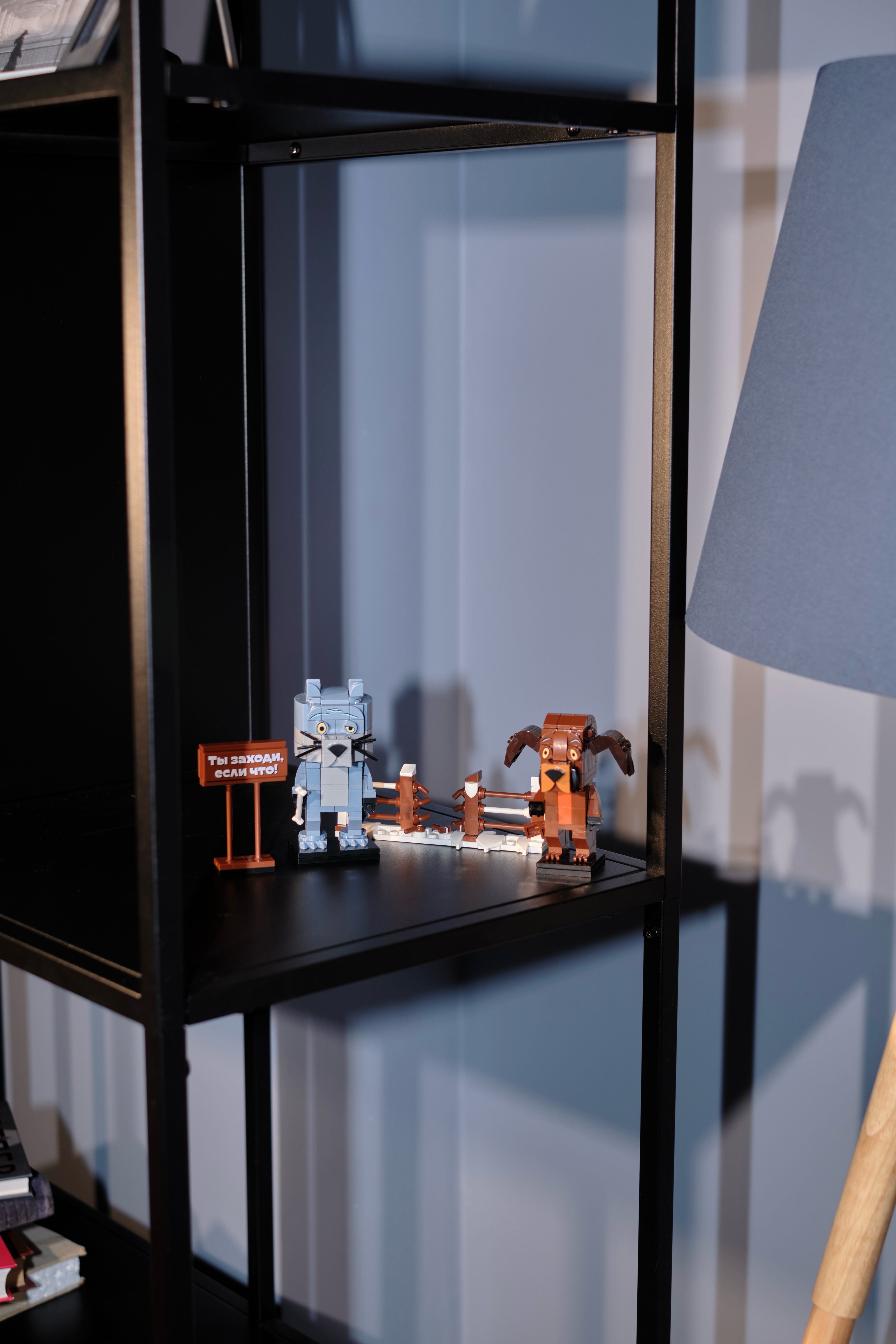 Конструктор brick labs Волк и Пес 303 дет. - фото 9