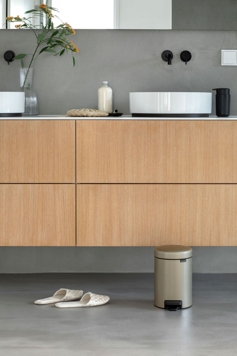 Бак мусорный Brabantia NewIcon с педалью шампань 3л 304408 - фото 2